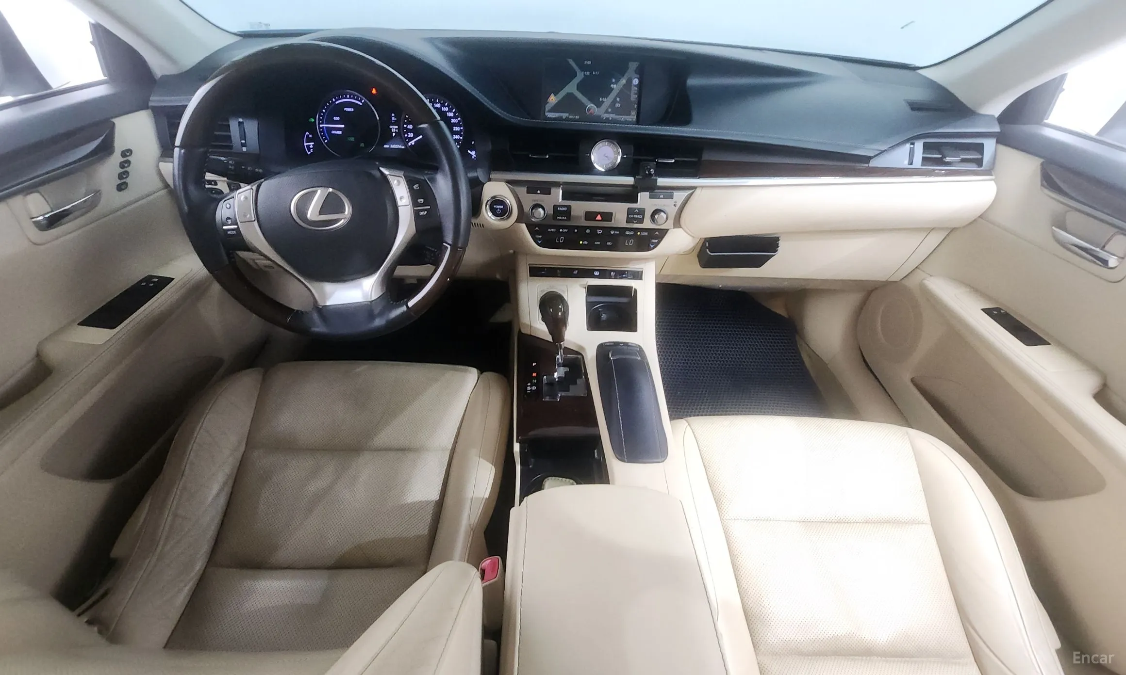 Lexus New ES300h превью 7