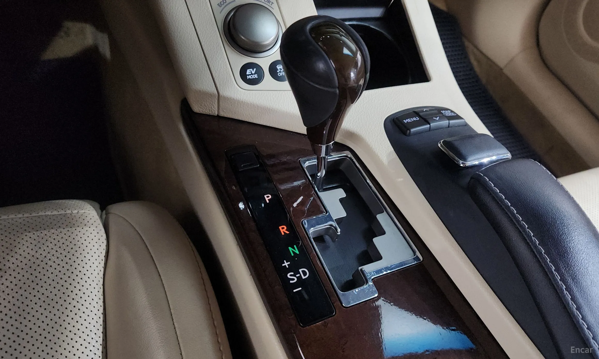 Lexus New ES300h превью 9