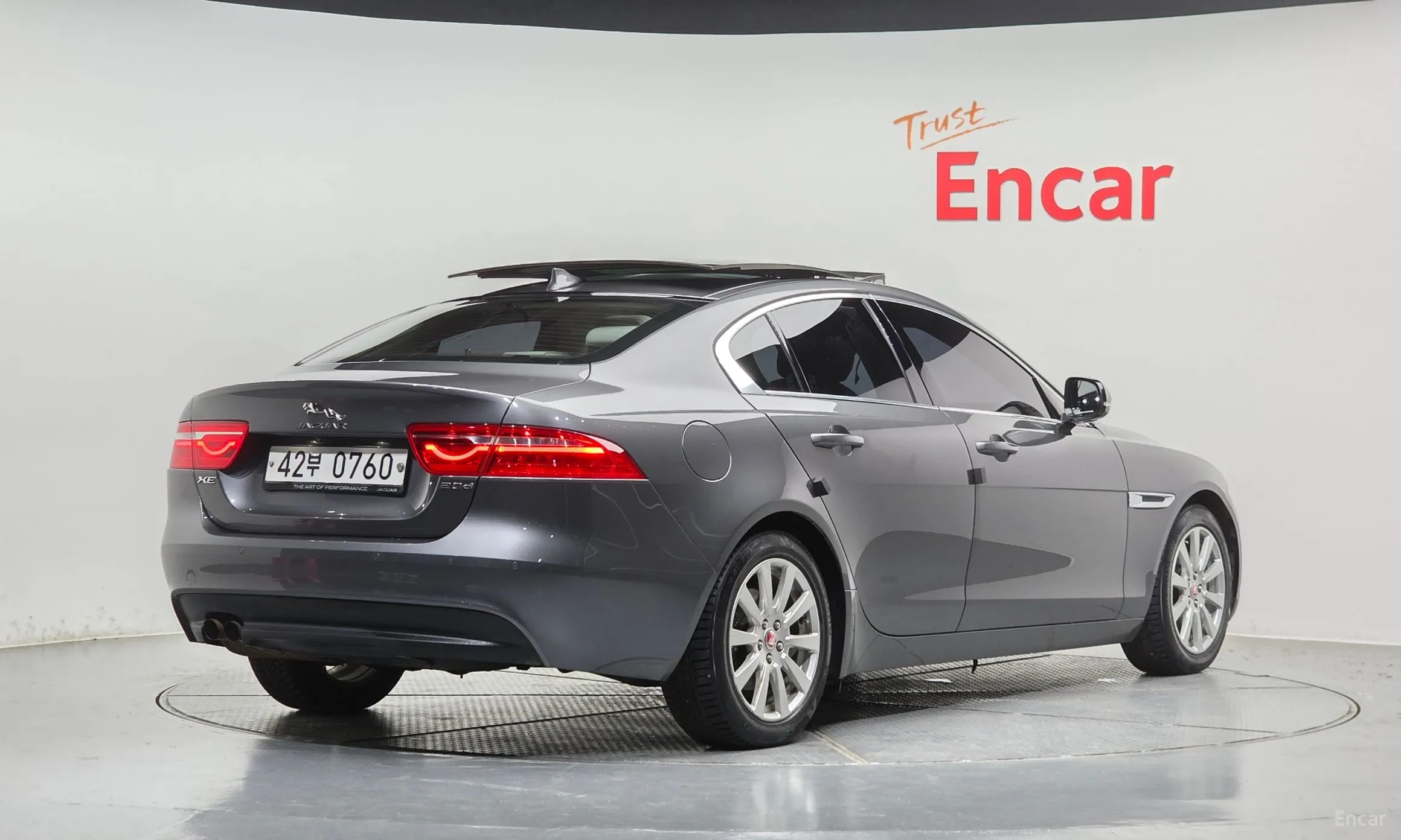 Jaguar XE превью 2