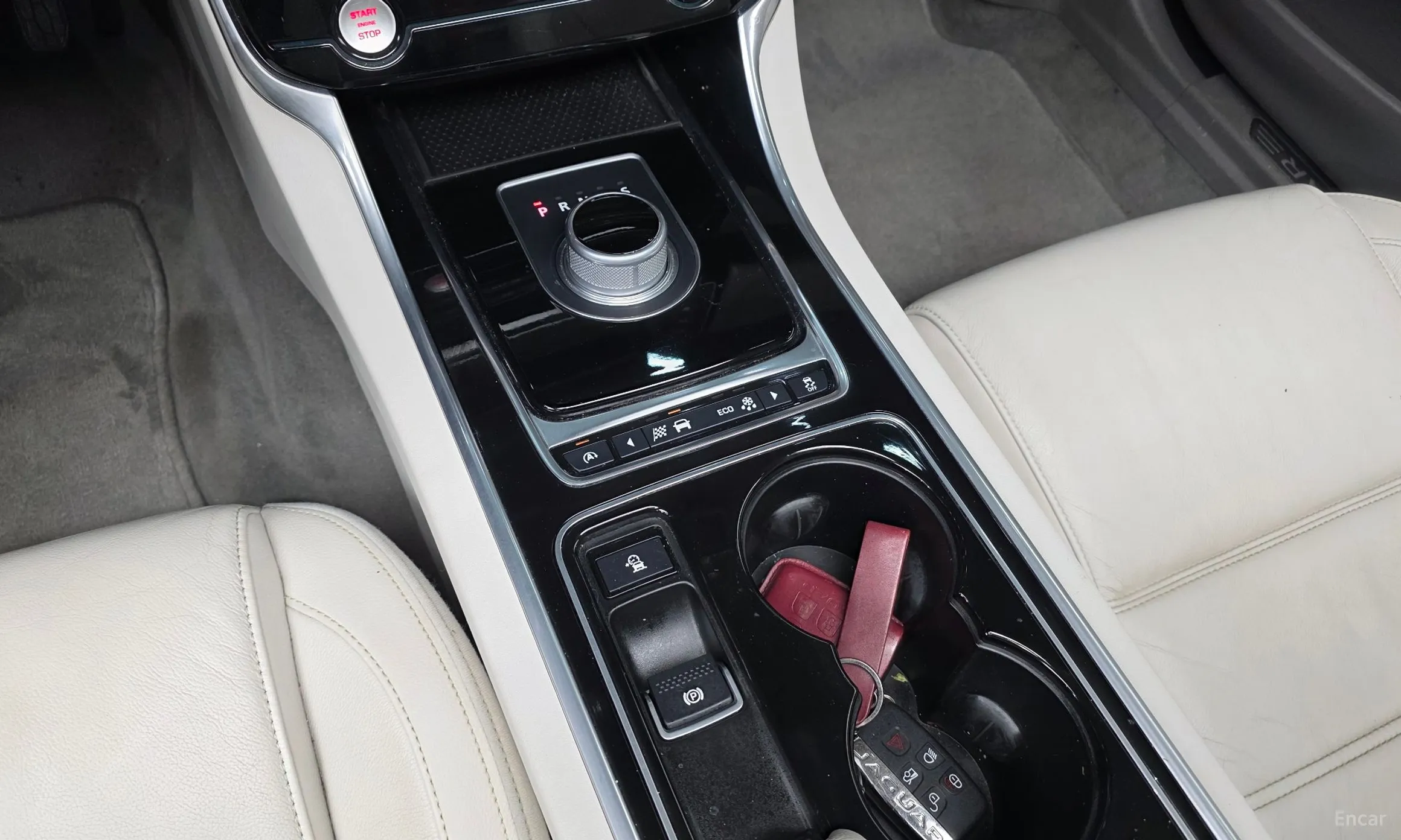 Jaguar XE превью 9
