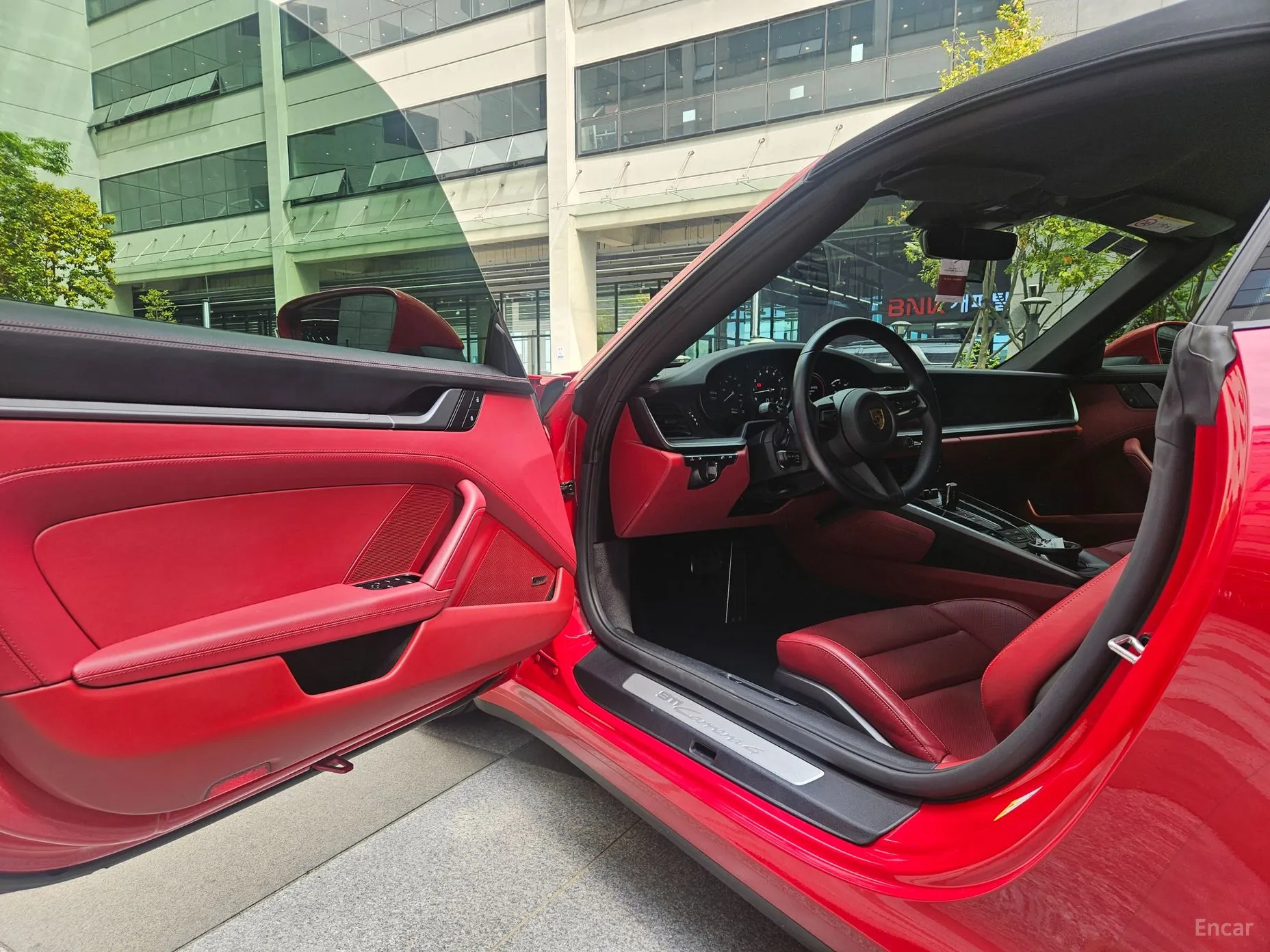Porsche 911 (992) превью 17