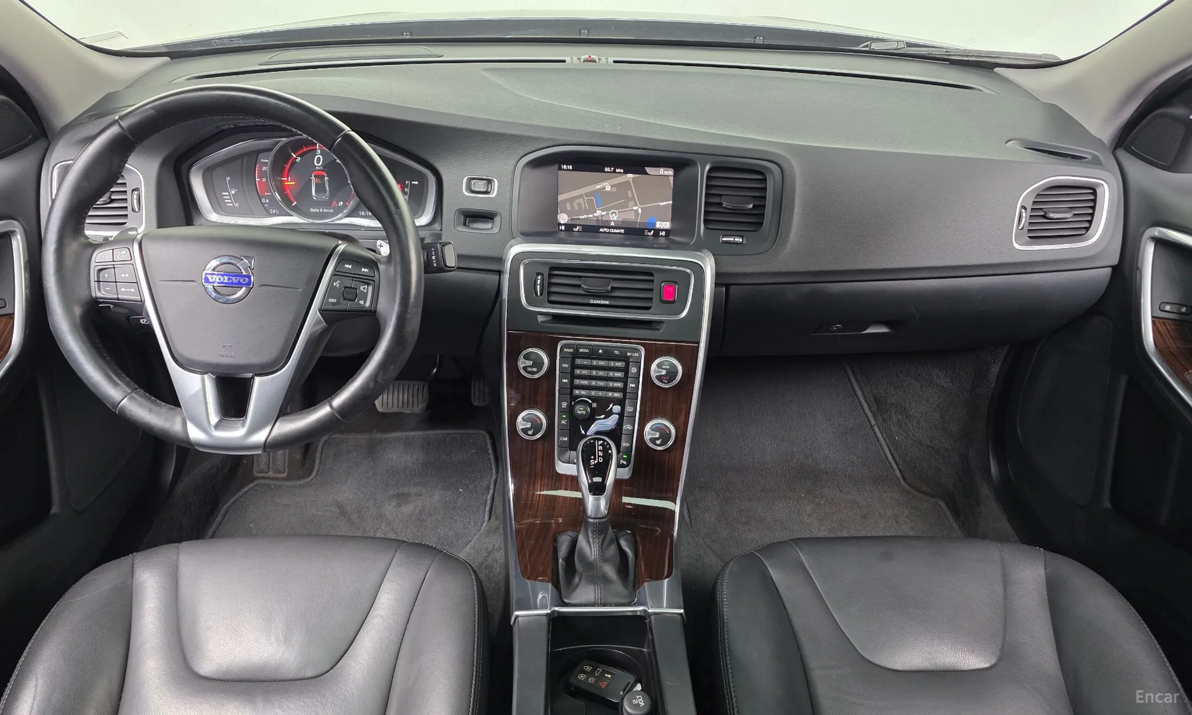 Volvo S60 превью 7