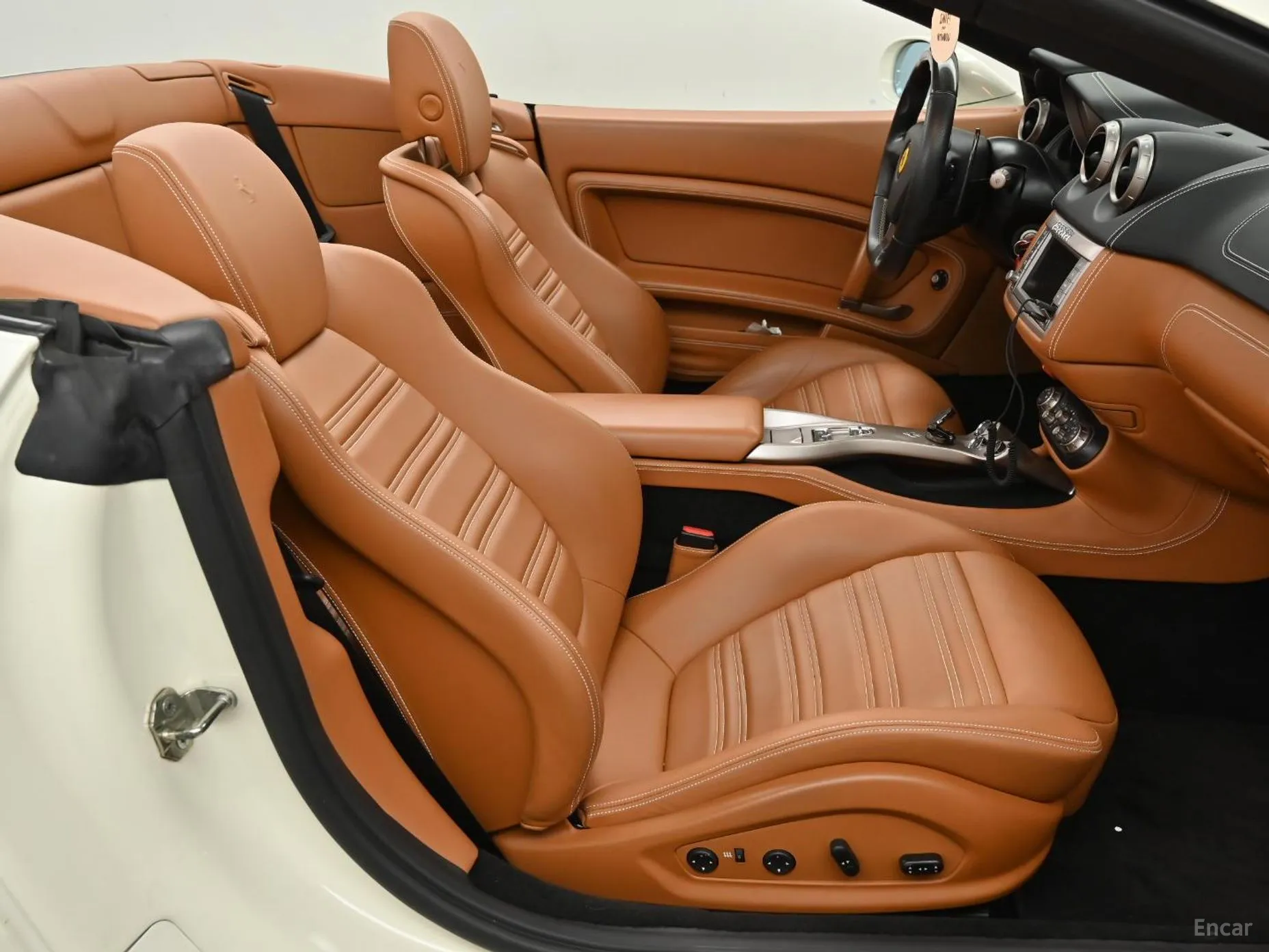 Ferrari California превью 10