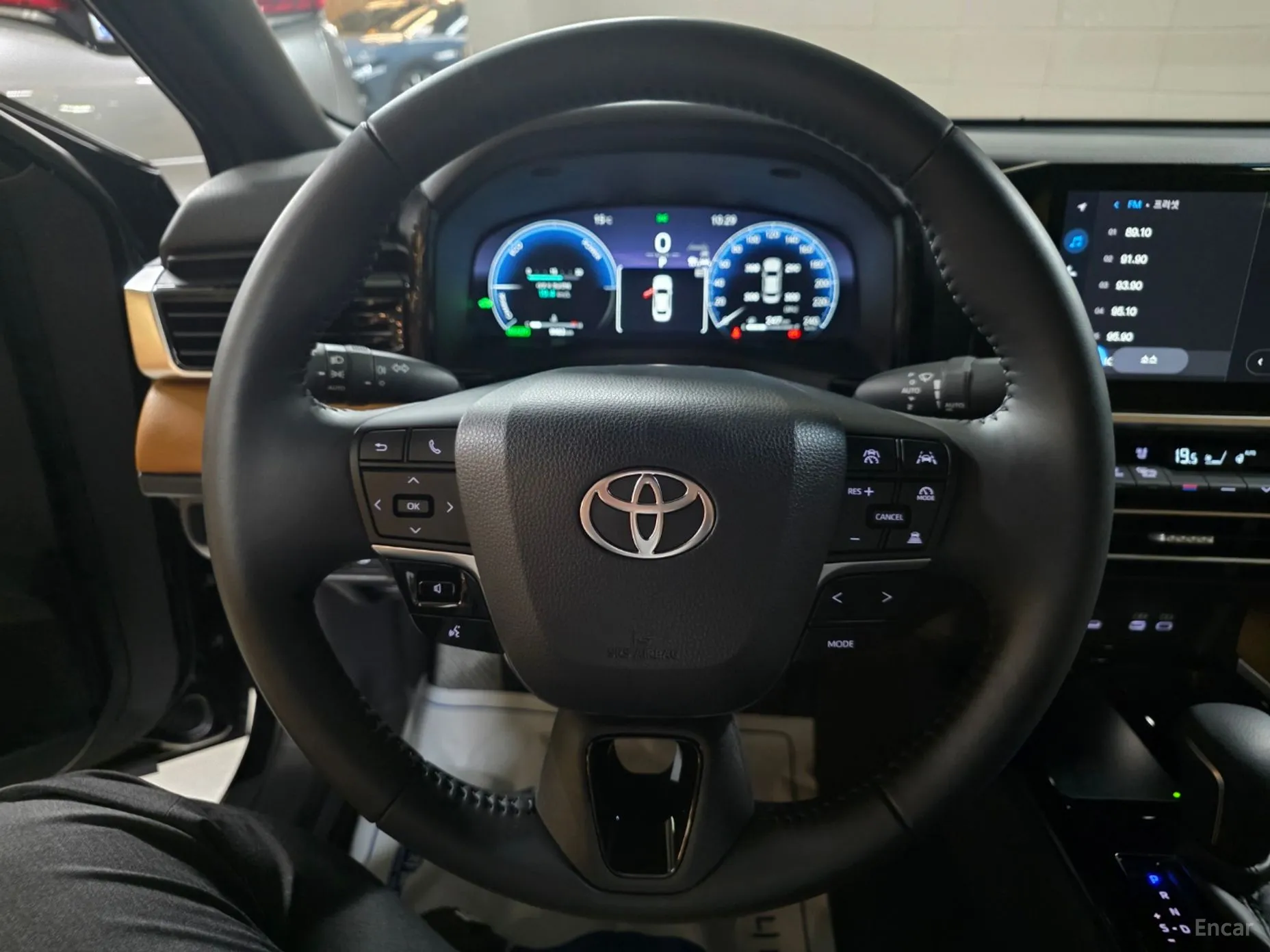 Toyota Camry (XV80) превью 10