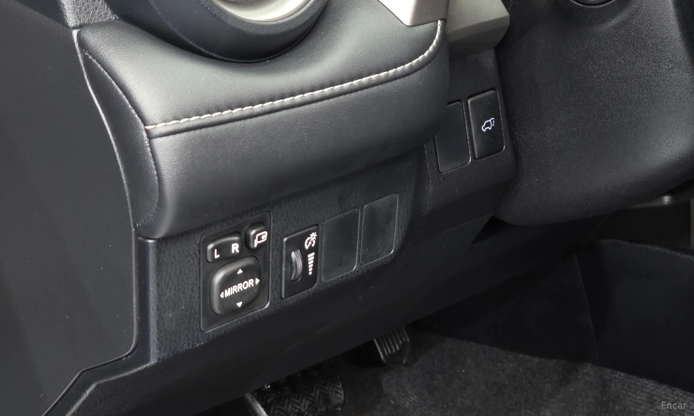 Toyota RAV4 превью 15