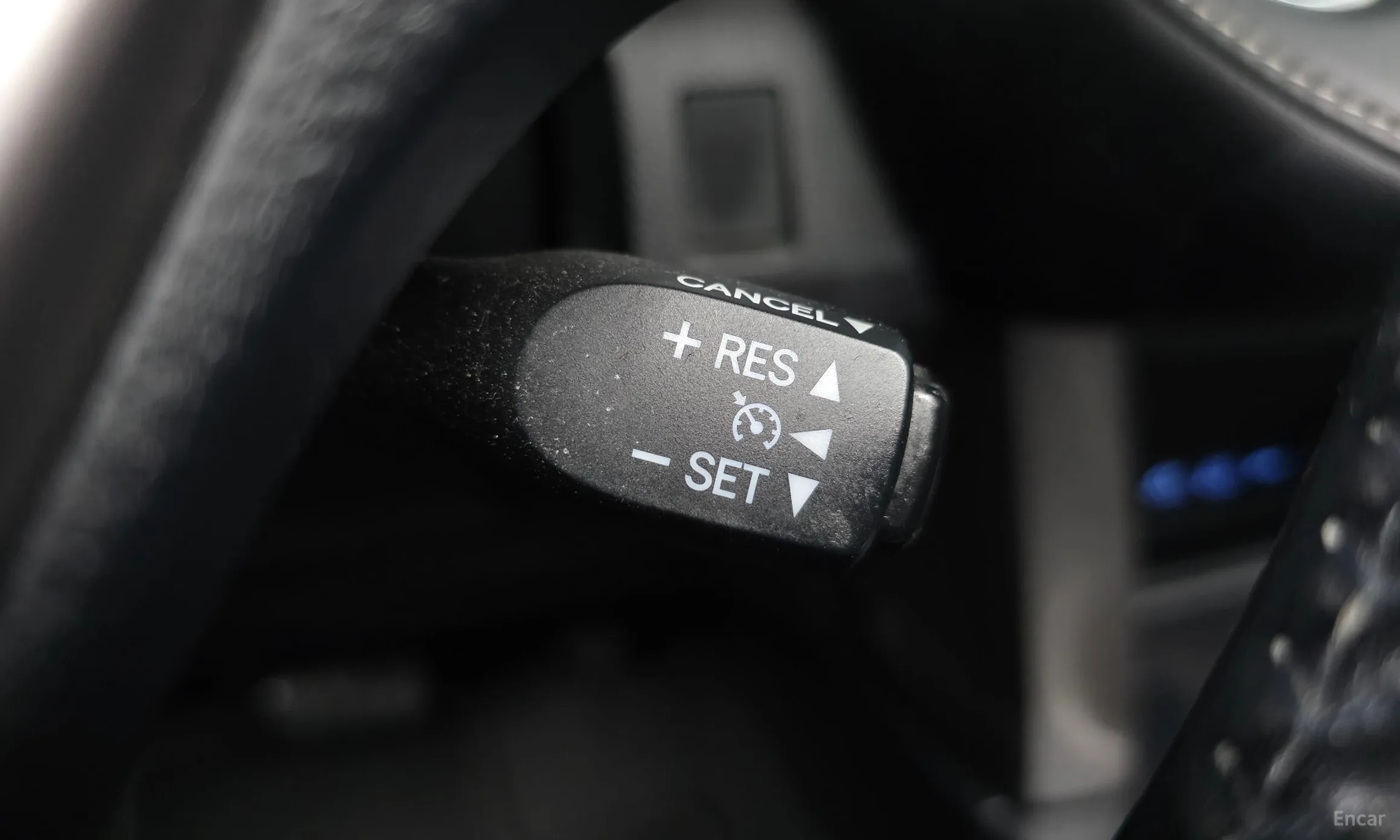 Toyota RAV4 превью 17