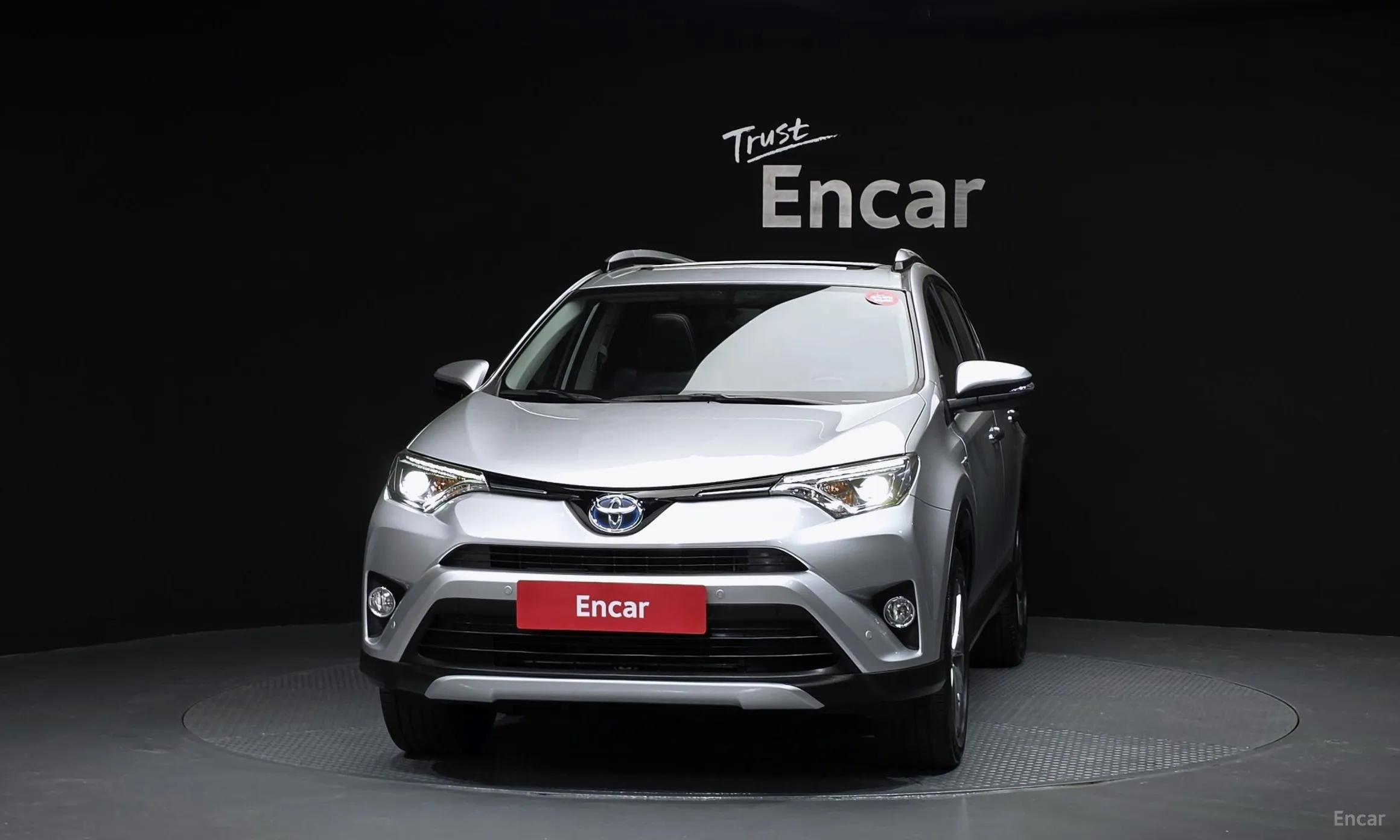 Toyota RAV4 превью 3