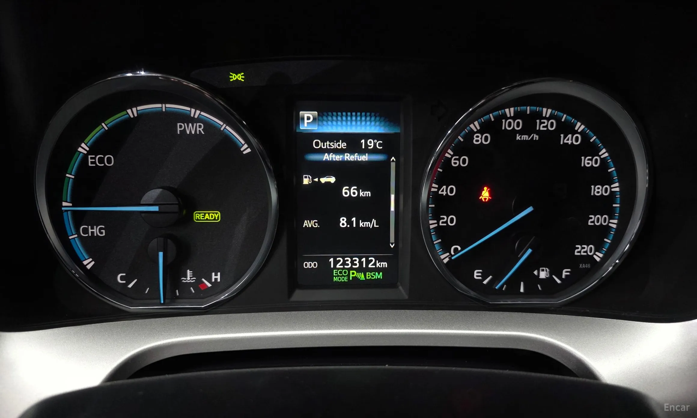 Toyota RAV4 превью 8