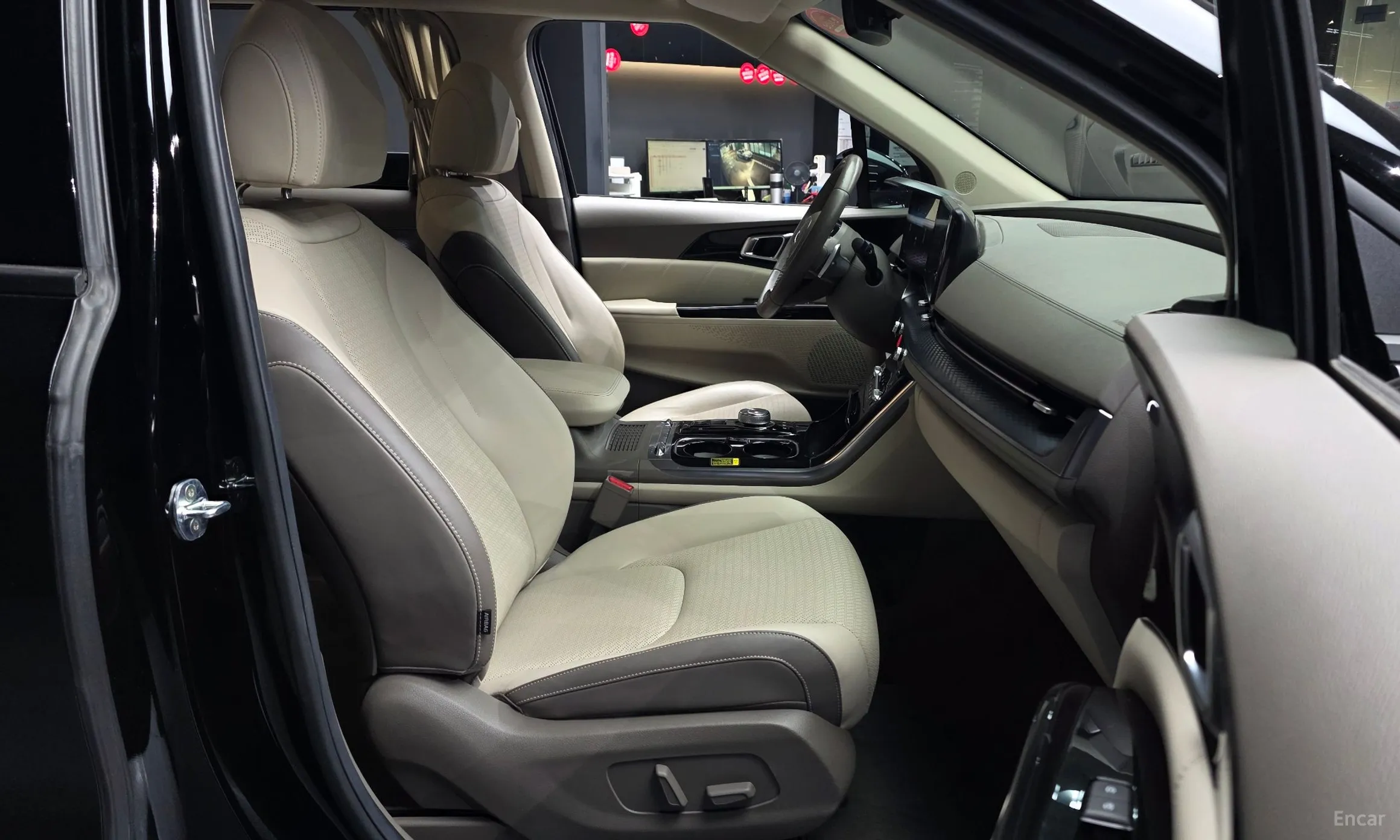 Kia Carnival Gen 4 превью 11