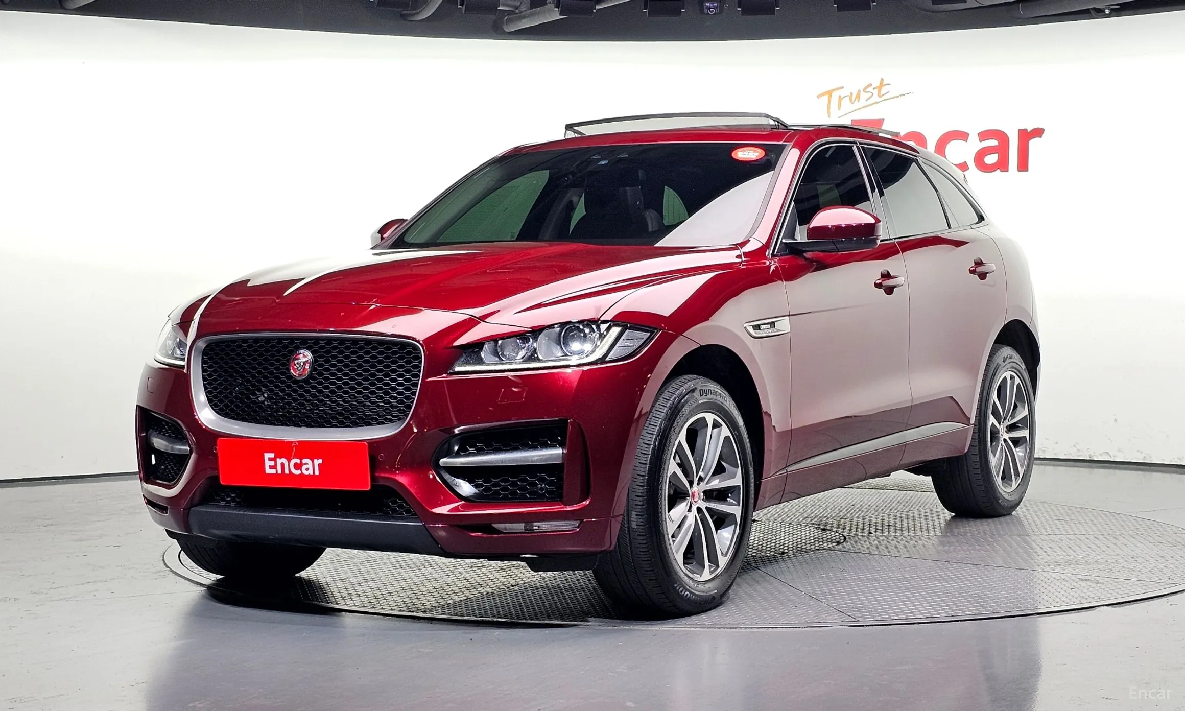 Jaguar F-PACE