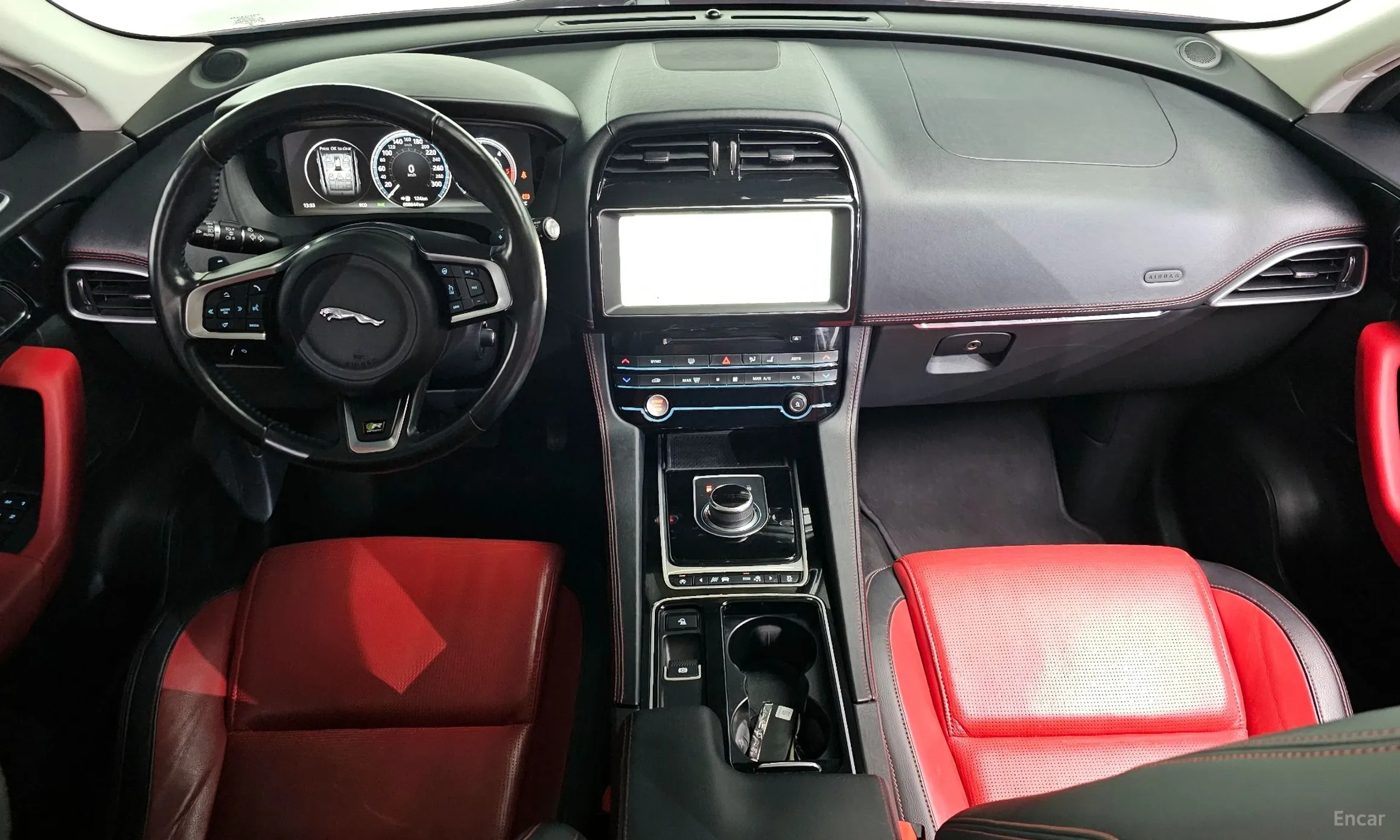 Jaguar F-PACE превью 7