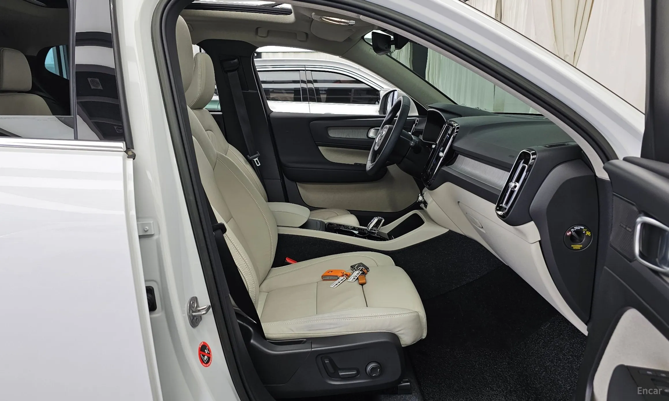 Volvo XC40 превью 11