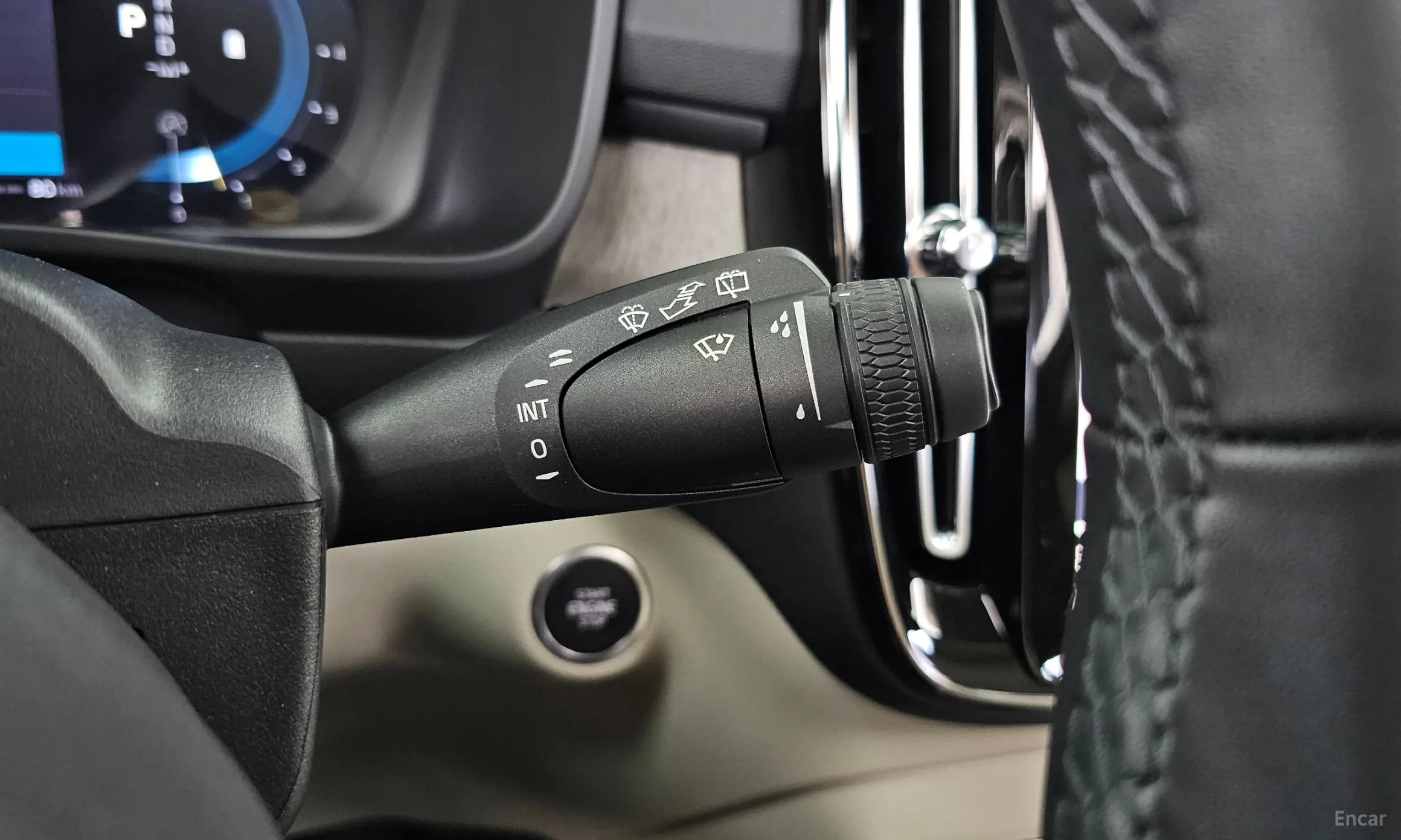 Volvo XC40 превью 18