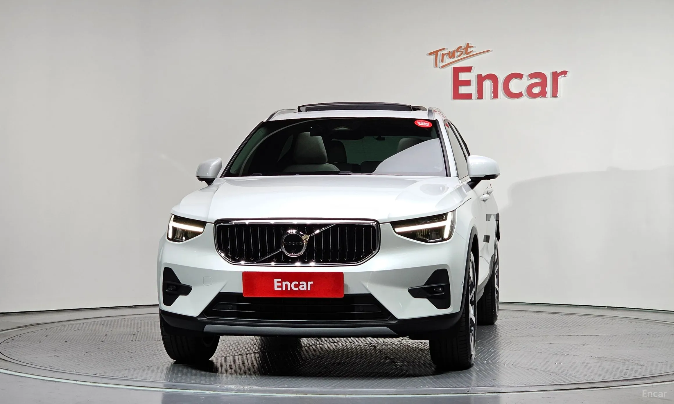 Volvo XC40 превью 3
