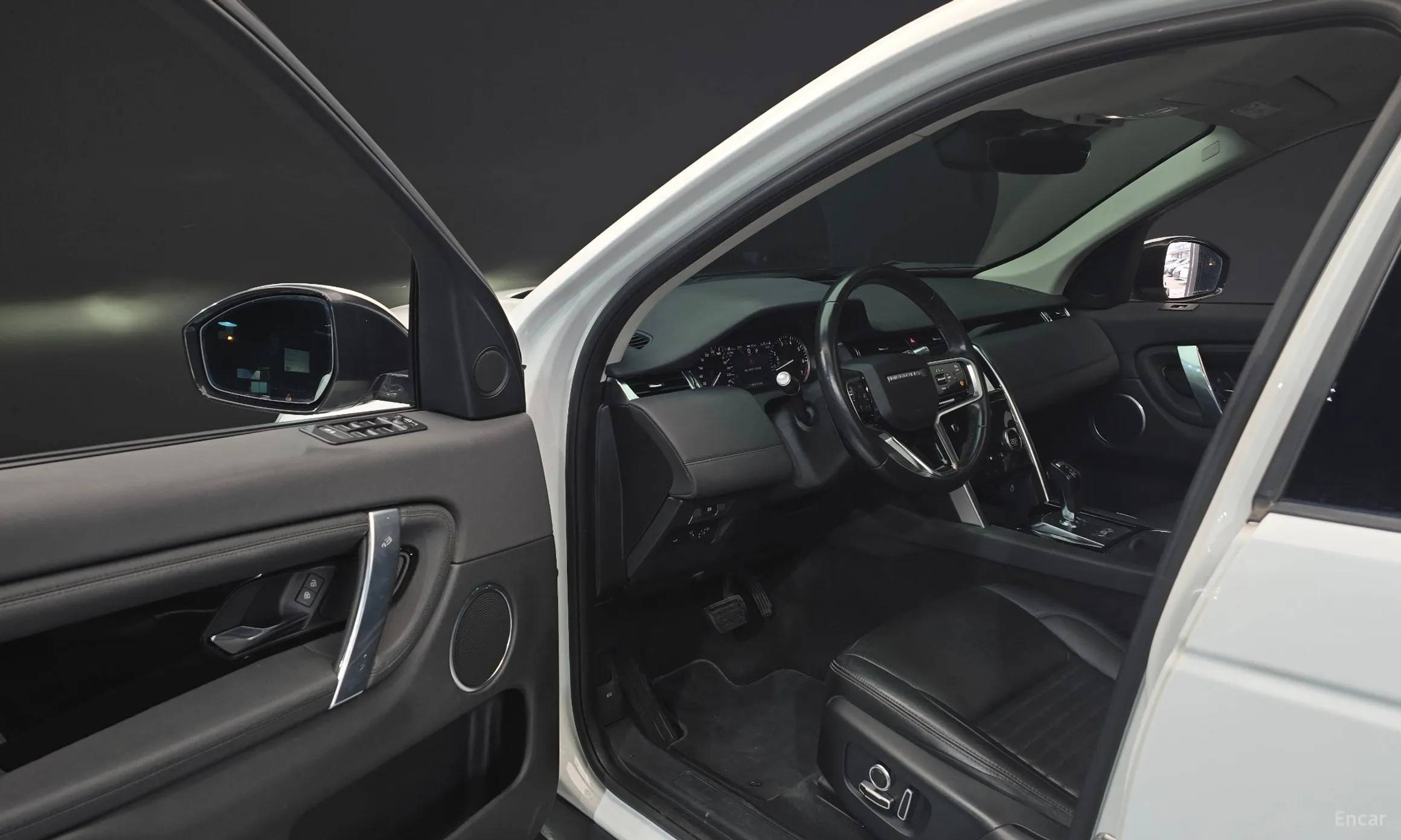 Land Rover Discovery Sports превью 10
