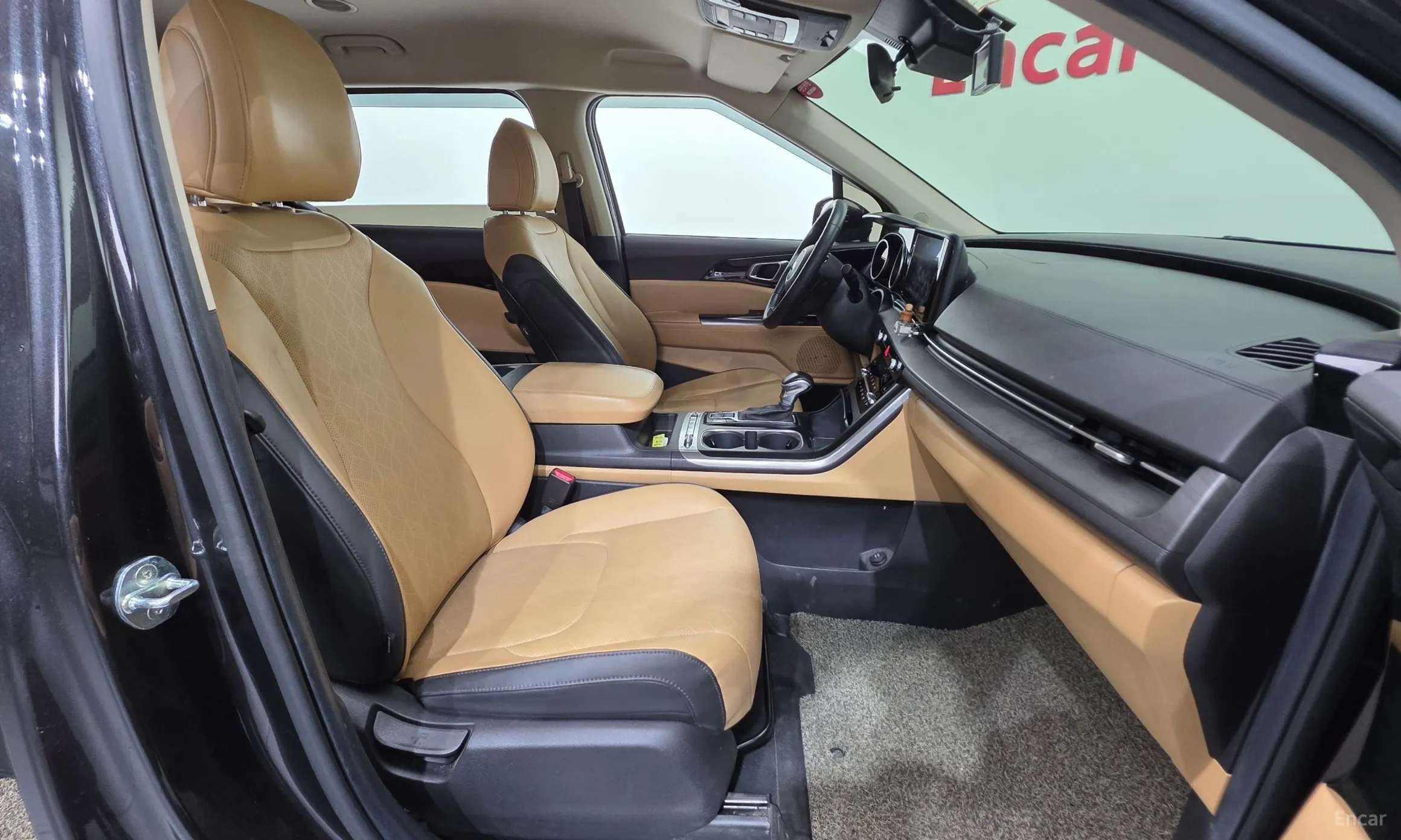 Kia Carnival Gen 4 превью 10