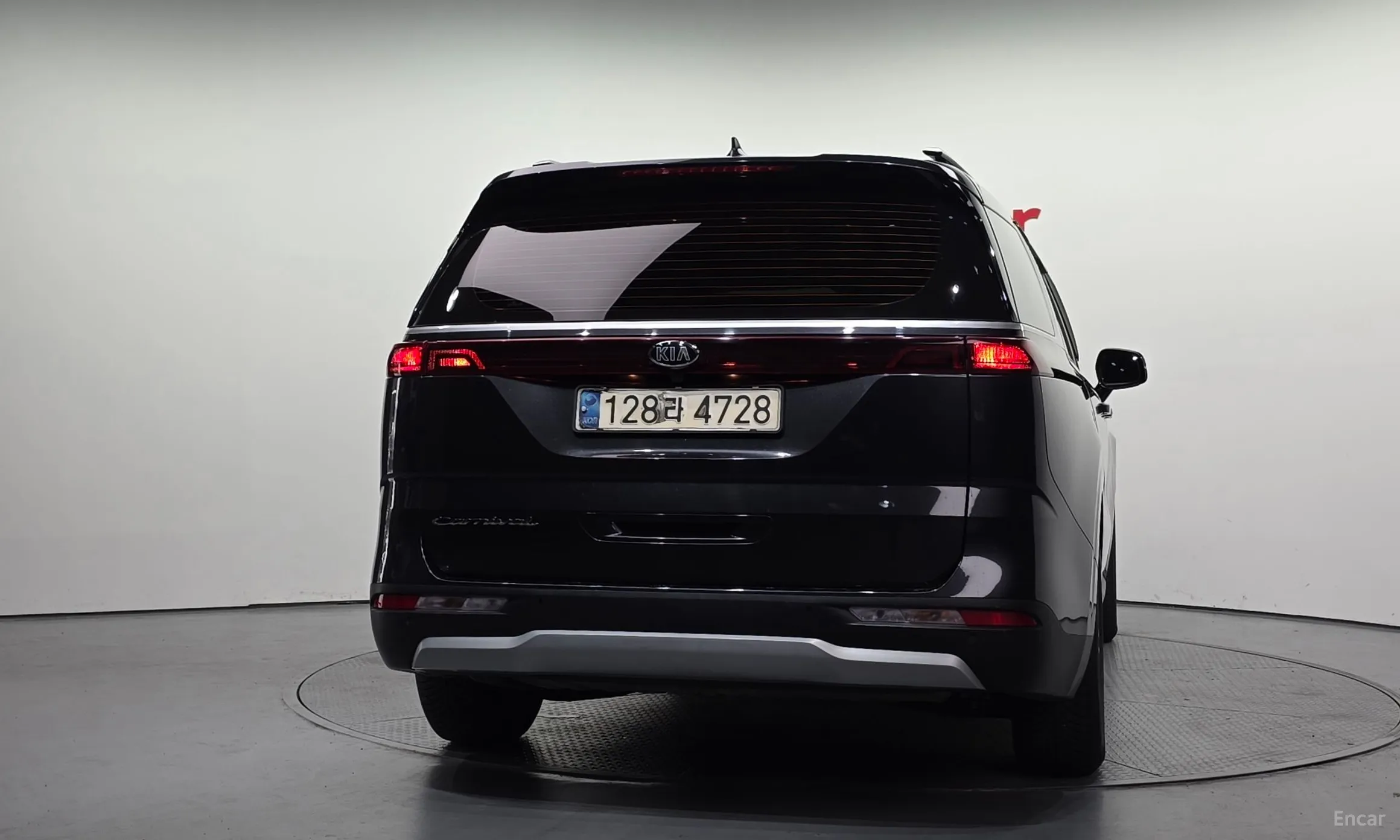 Kia Carnival Gen 4 превью 4