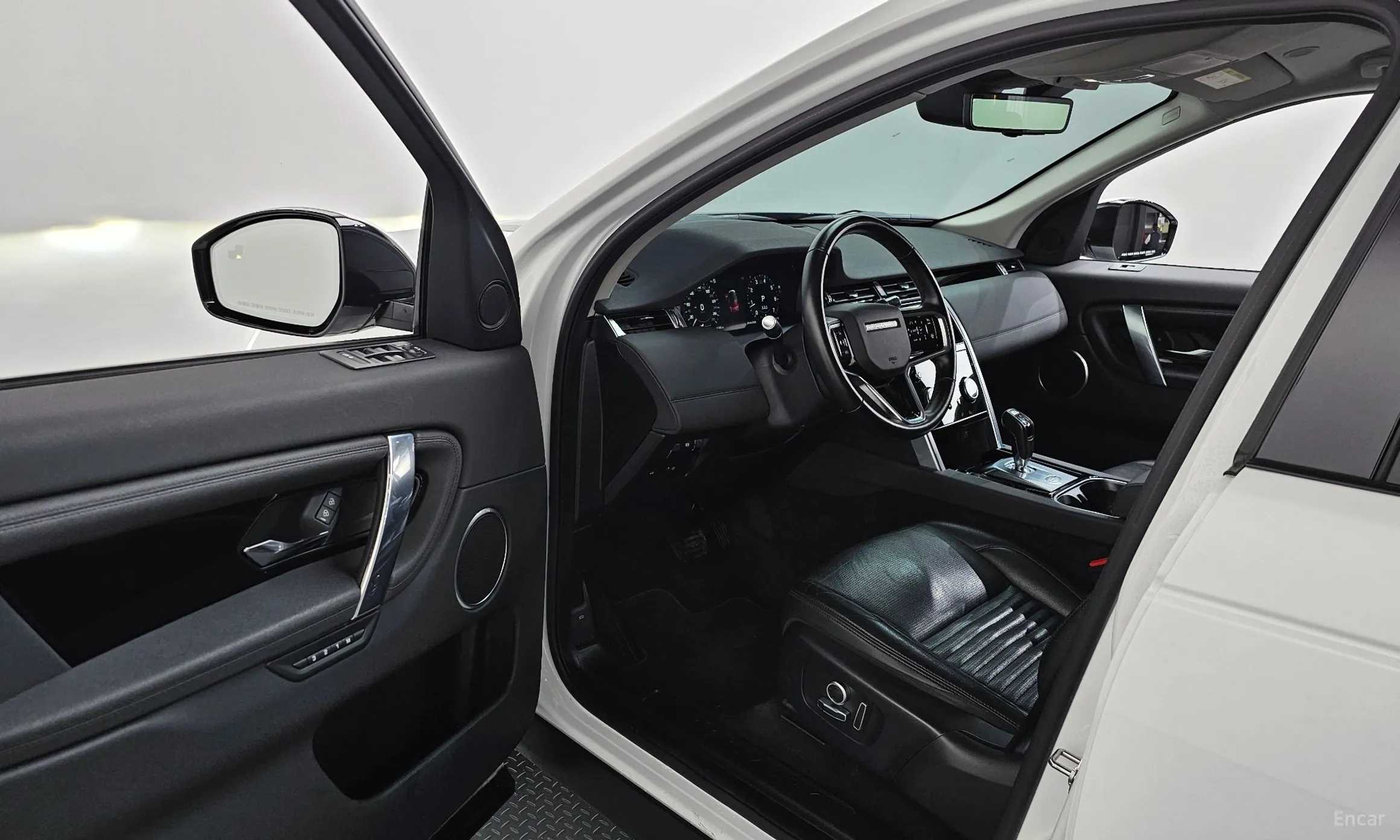 Land Rover Discovery Sports превью 10