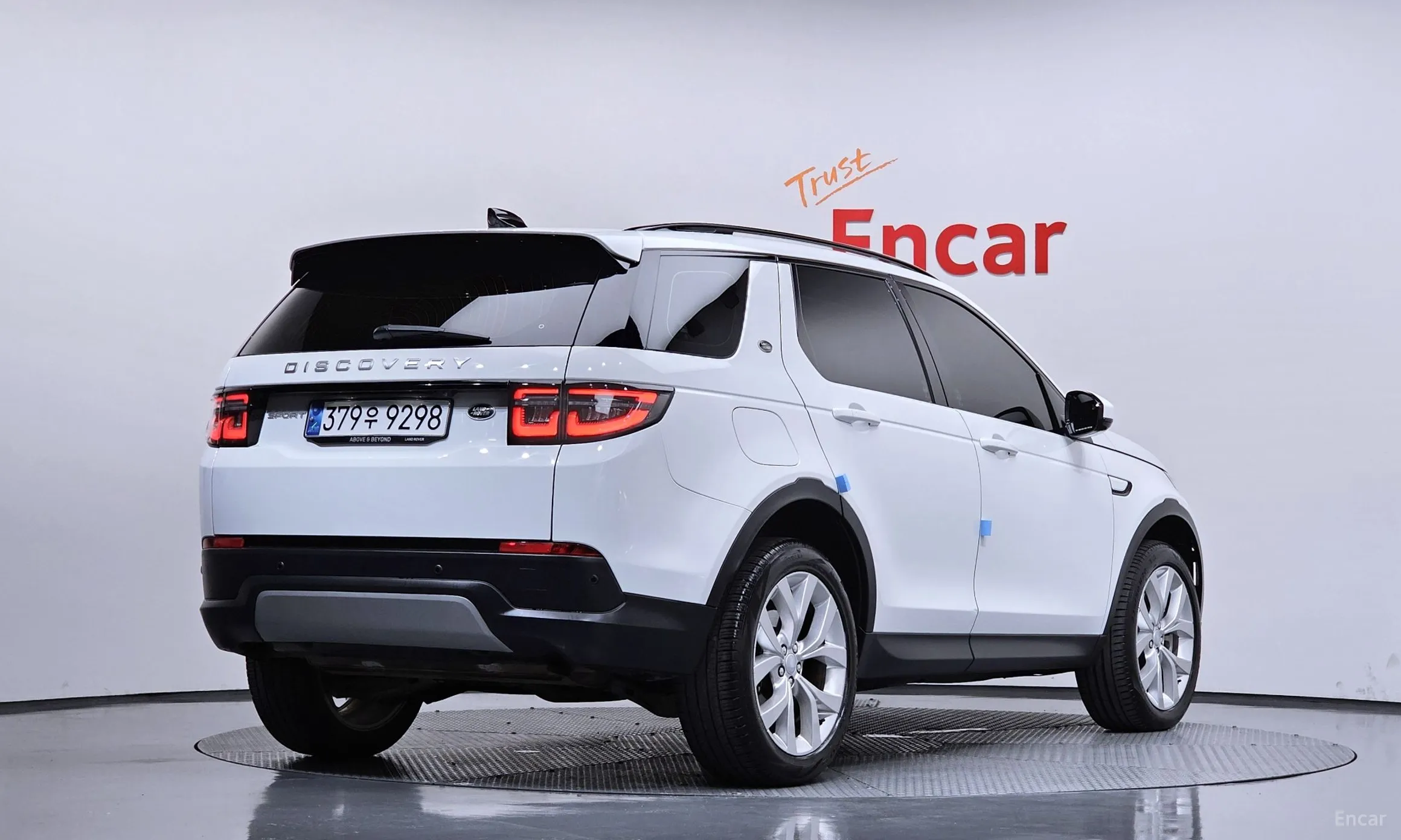 Land Rover Discovery Sports превью 2