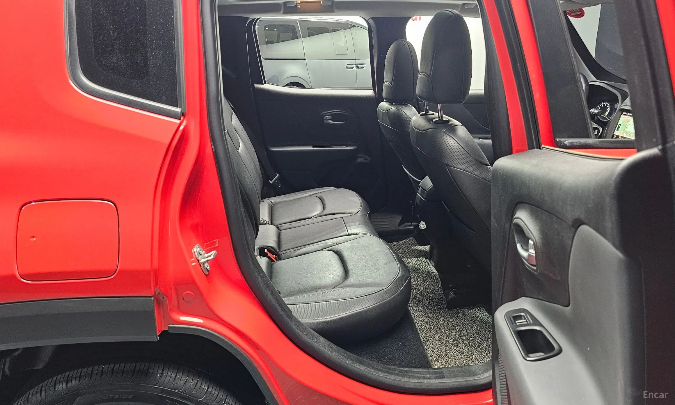 Jeep Renegade превью 11