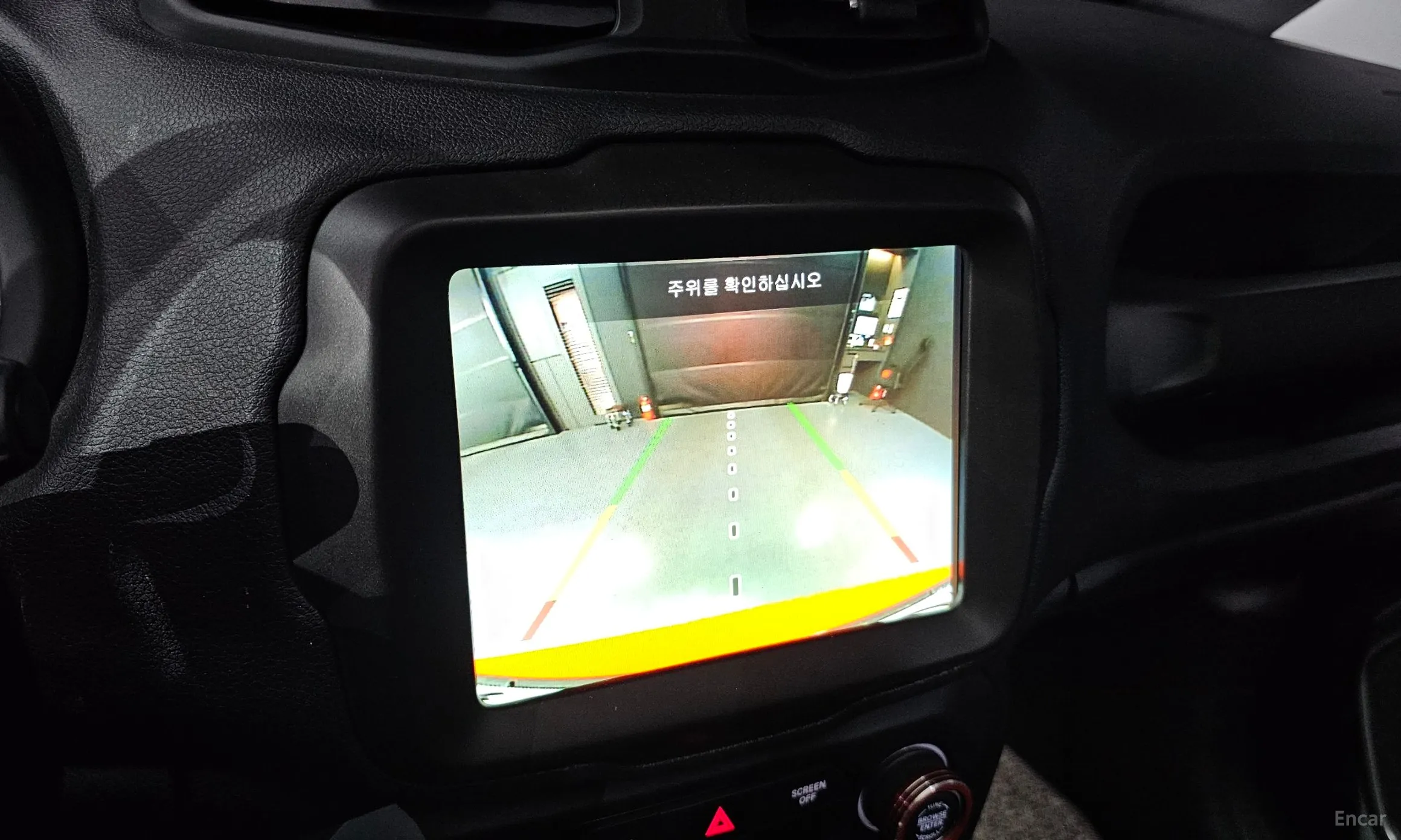 Jeep Renegade превью 13