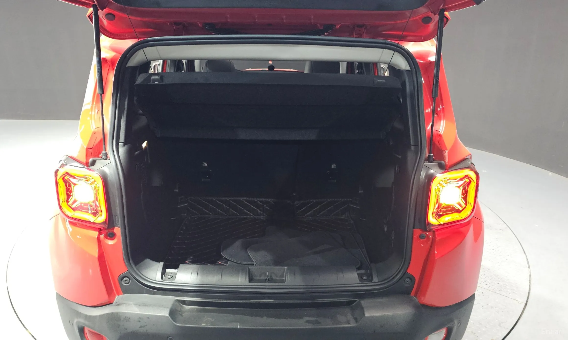Jeep Renegade превью 15