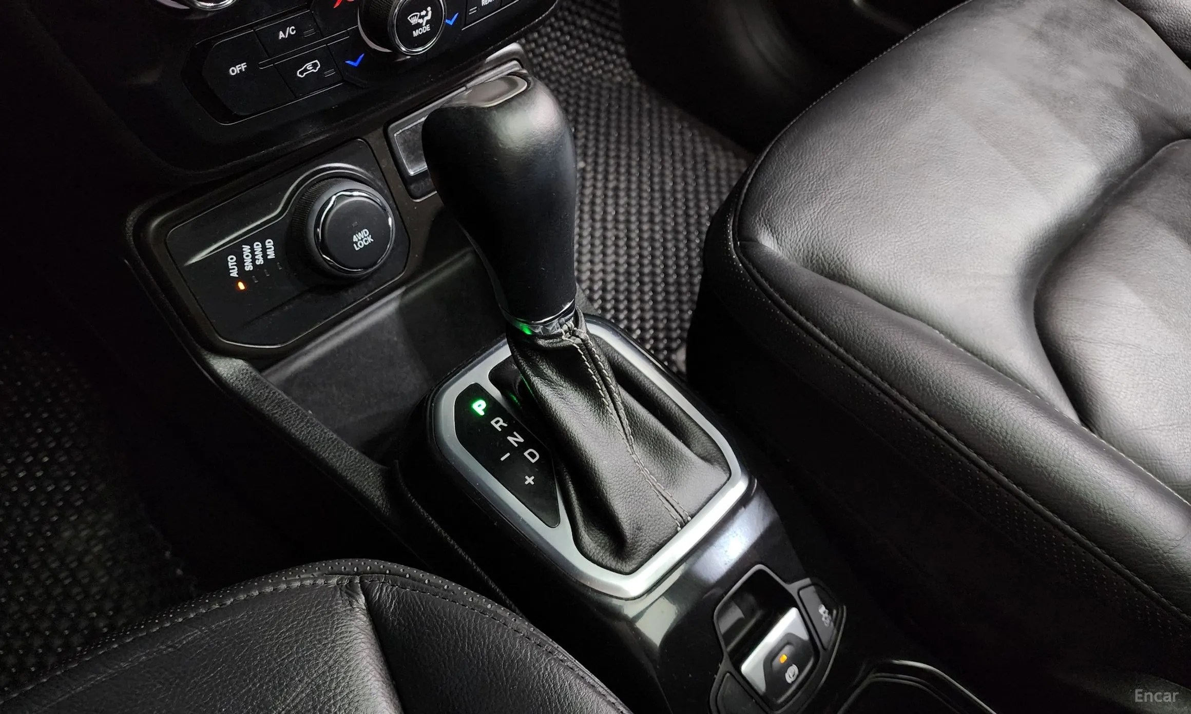 Jeep Renegade превью 9