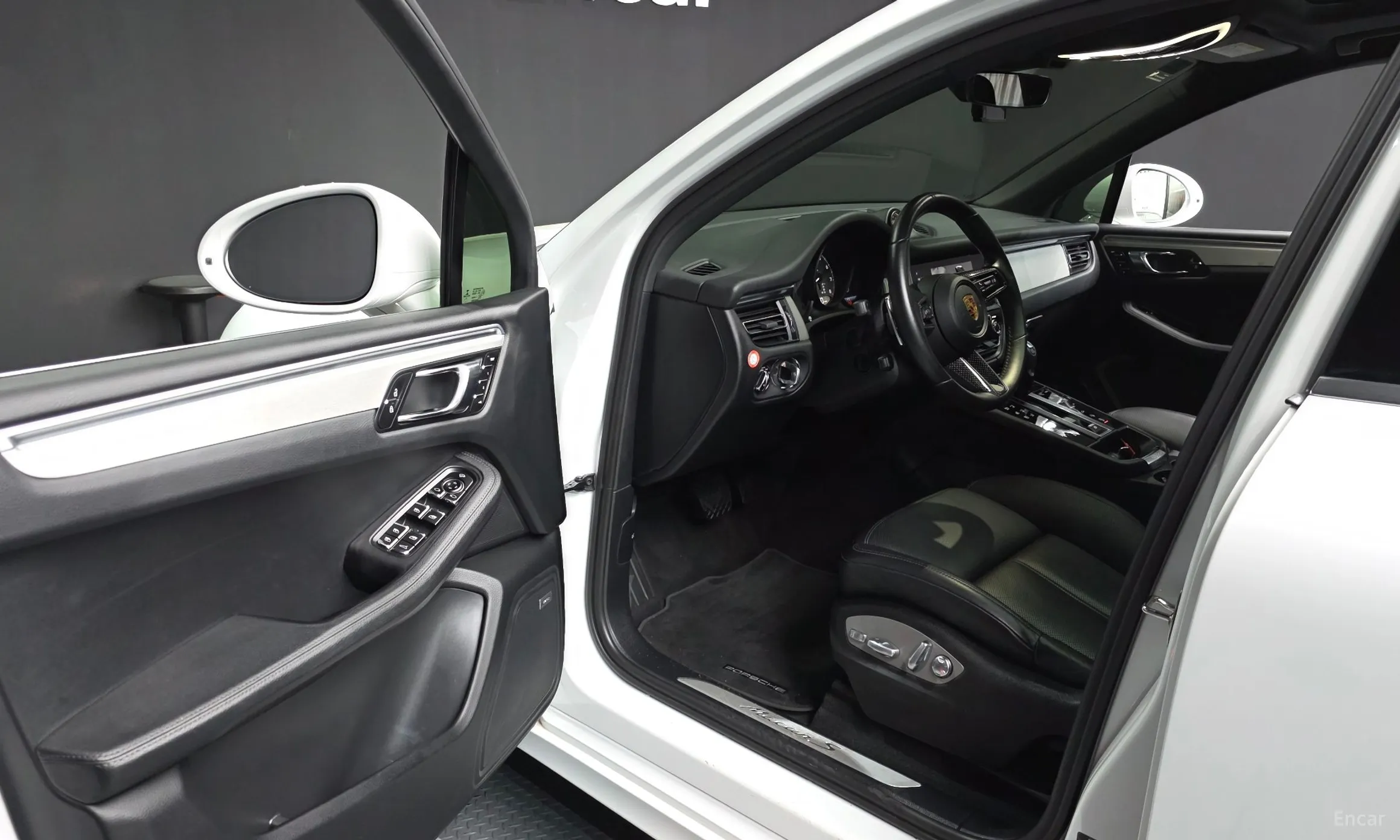 Porsche Macan превью 10