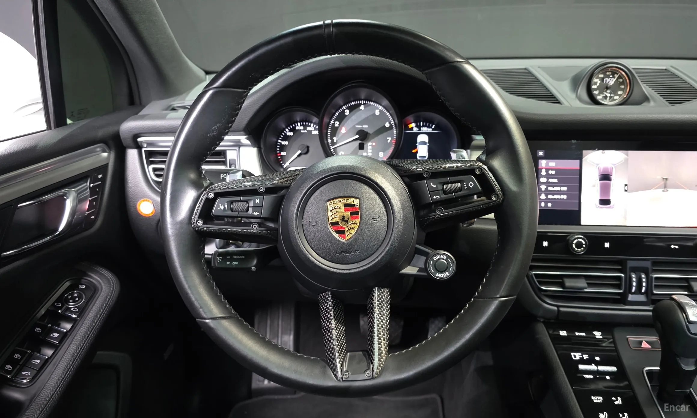Porsche Macan превью 13