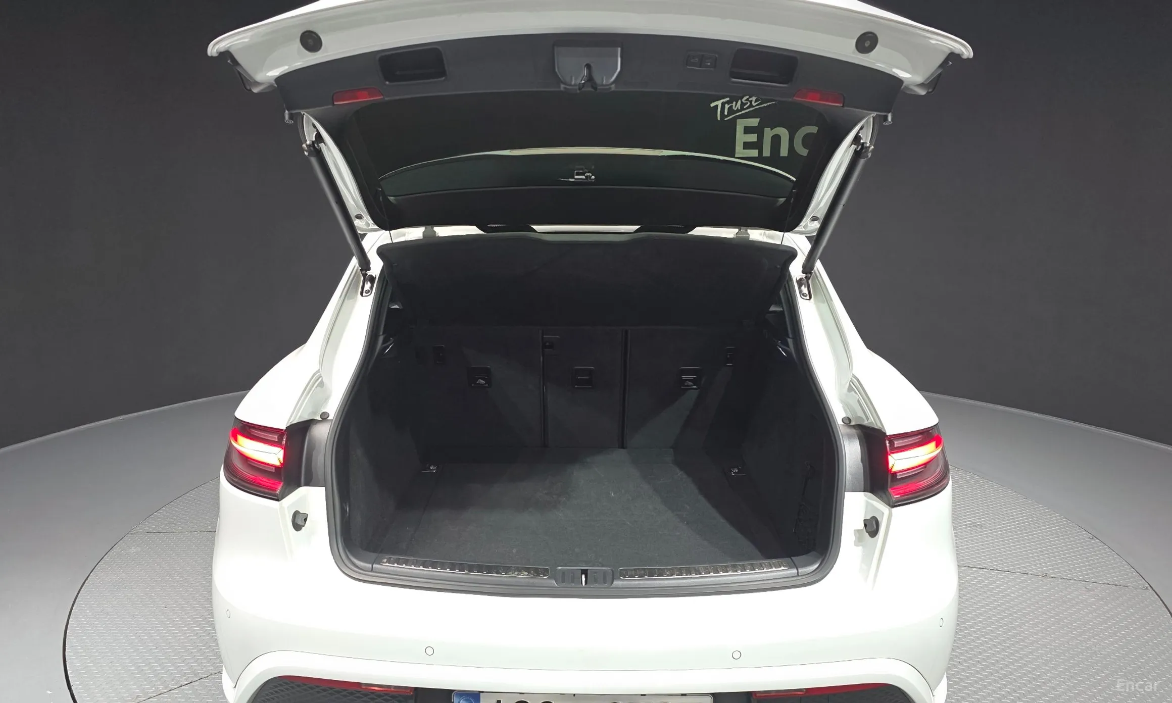 Porsche Macan превью 20