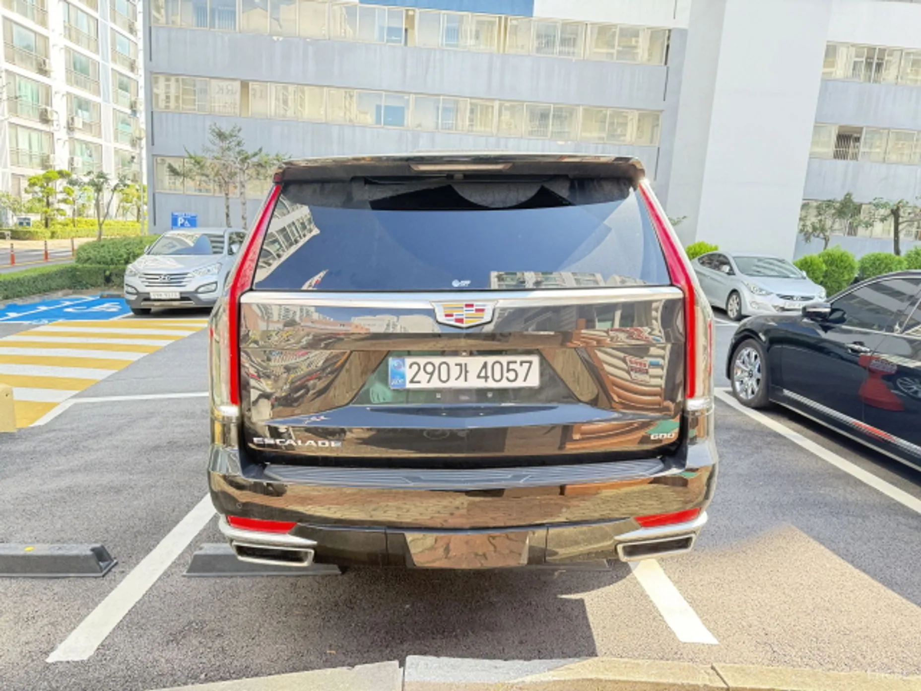 Cadillac Escalade 5th Generation превью 4