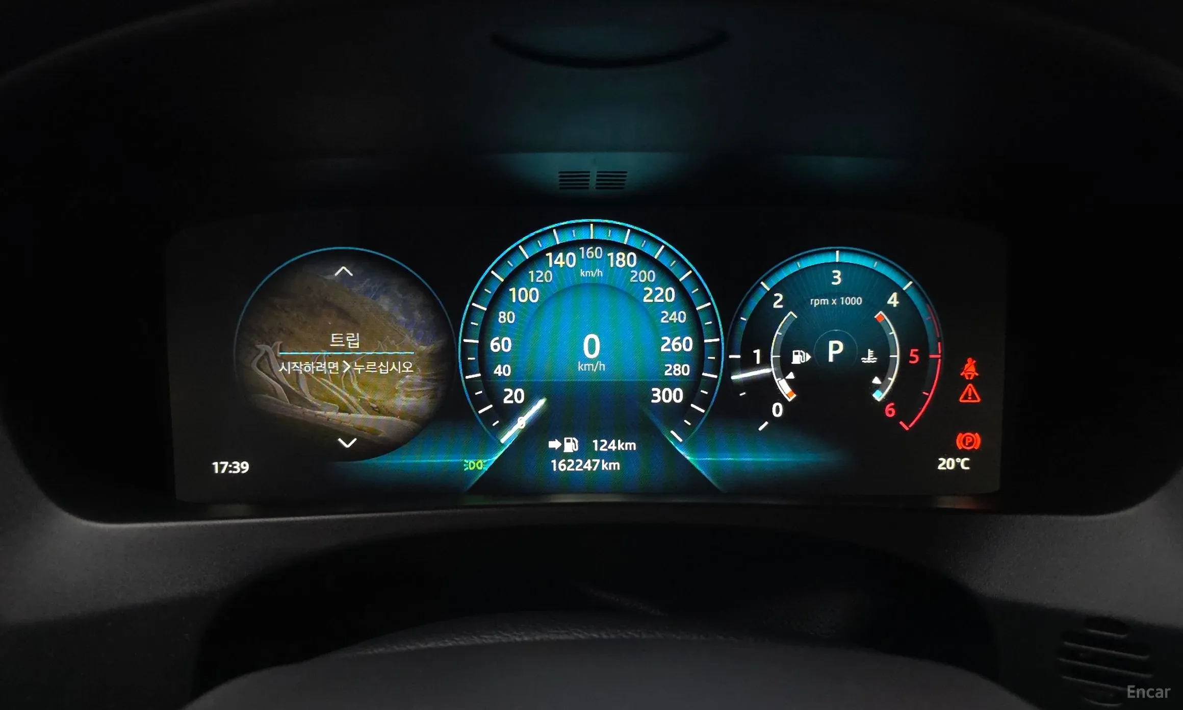 Jaguar F-PACE превью 8