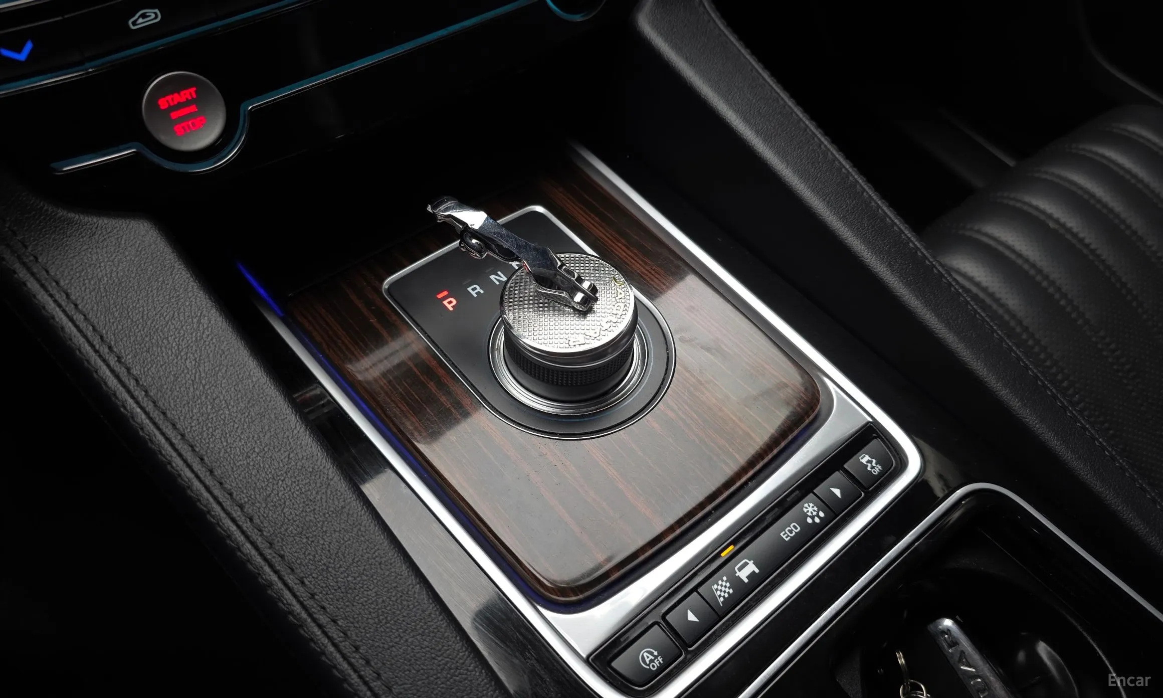 Jaguar F-PACE превью 9