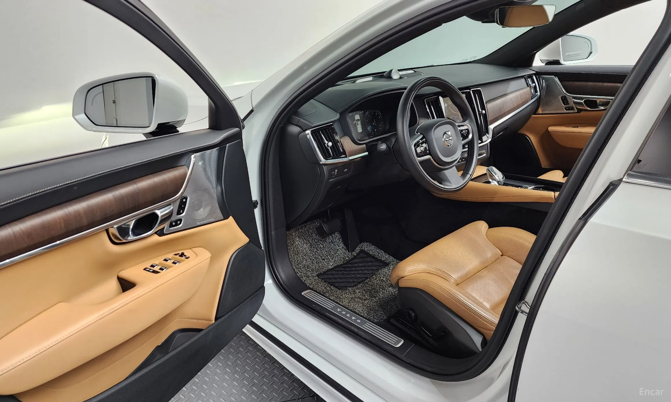 Volvo S90 превью 10