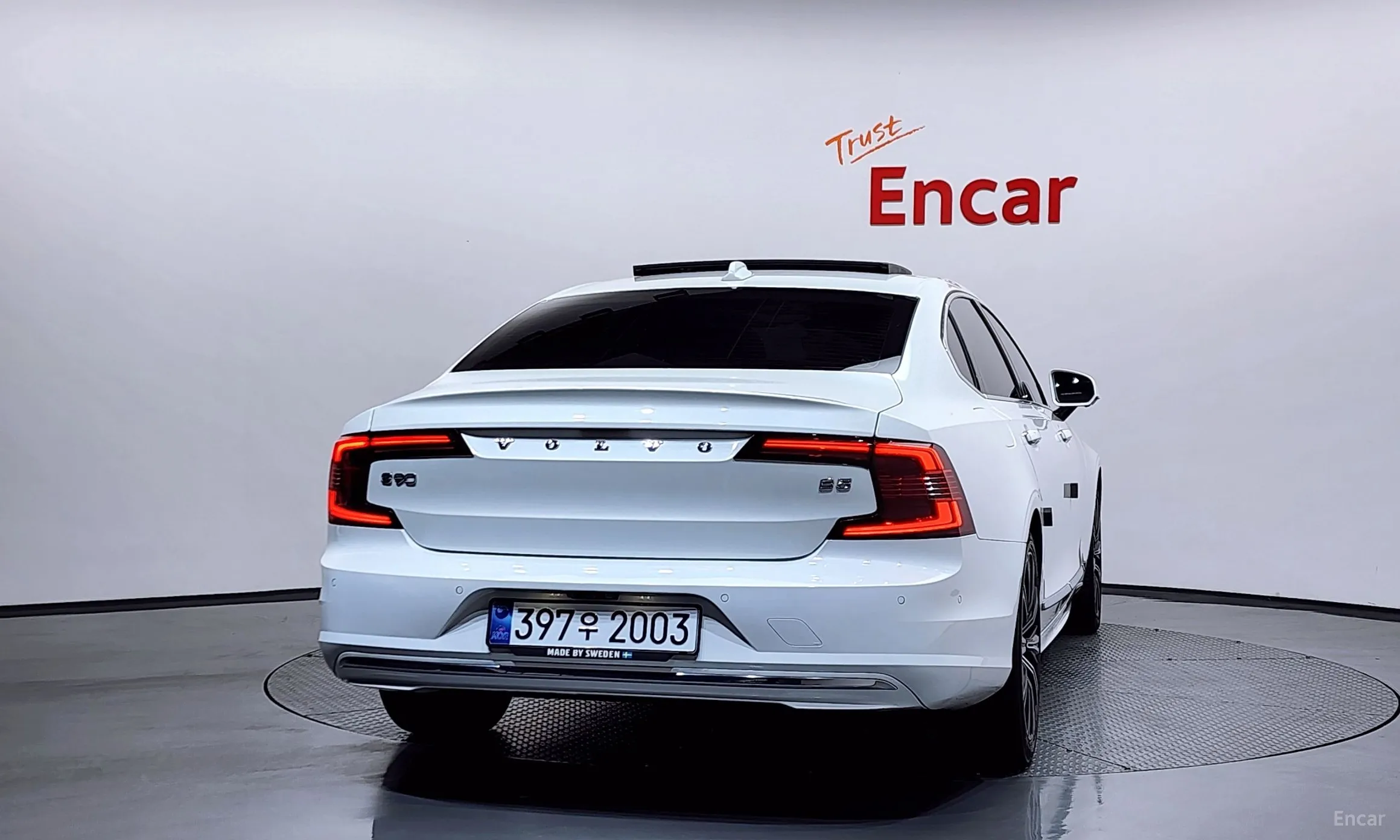 Volvo S90 превью 4