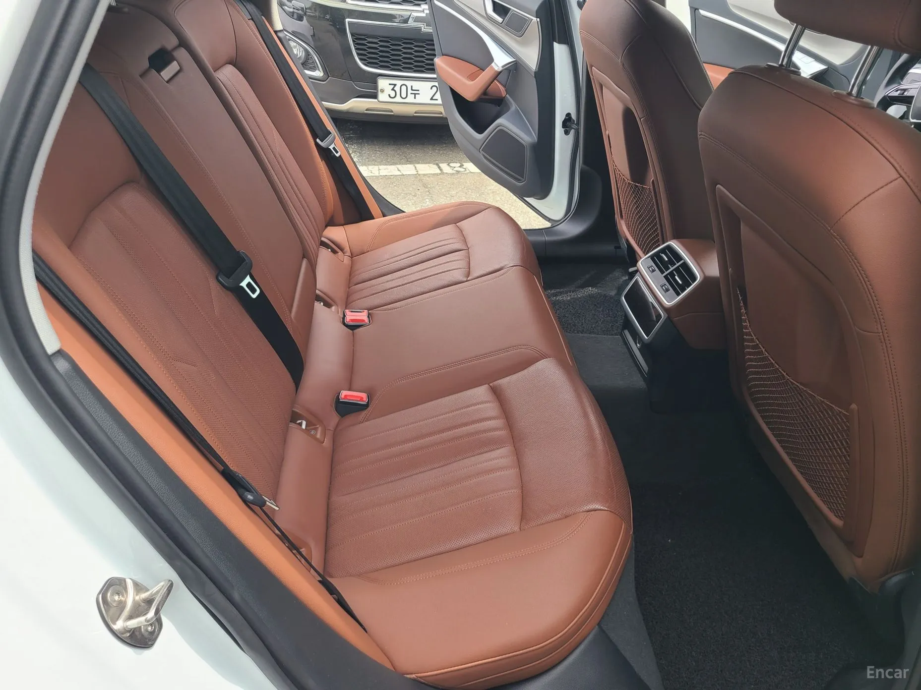 Audi A6 (C8) превью 10