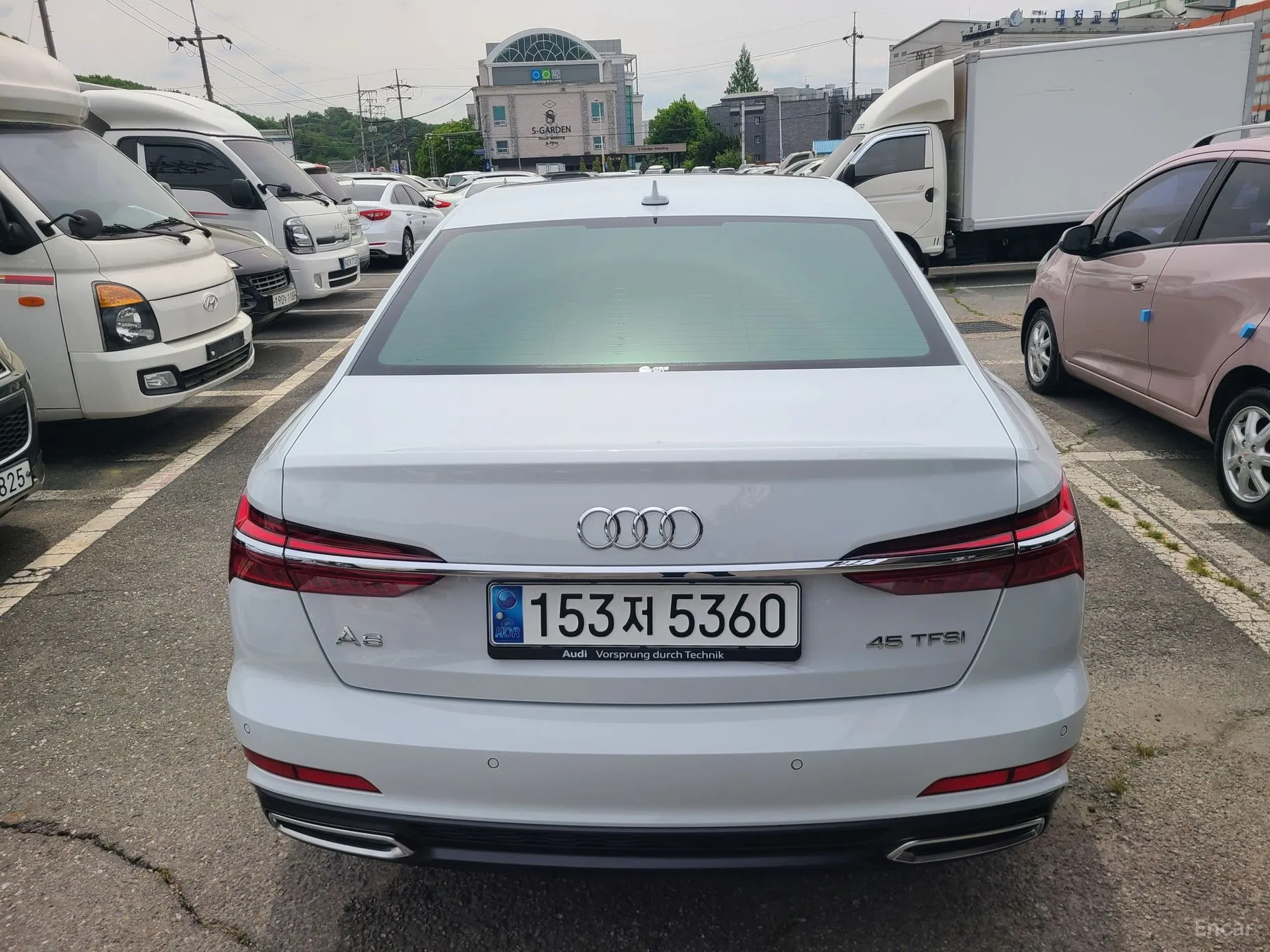 Audi A6 (C8) превью 4