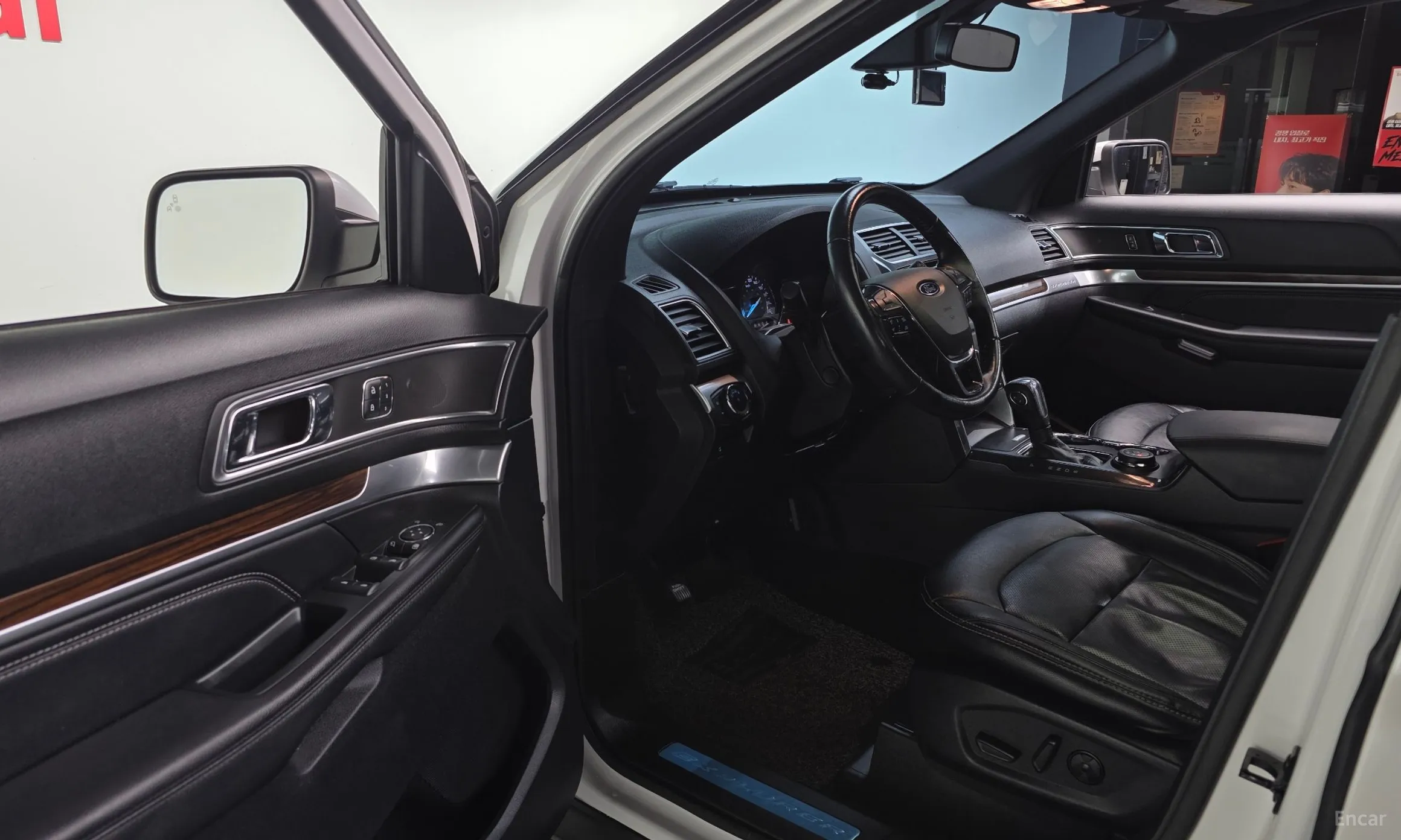 Ford Explorer превью 10