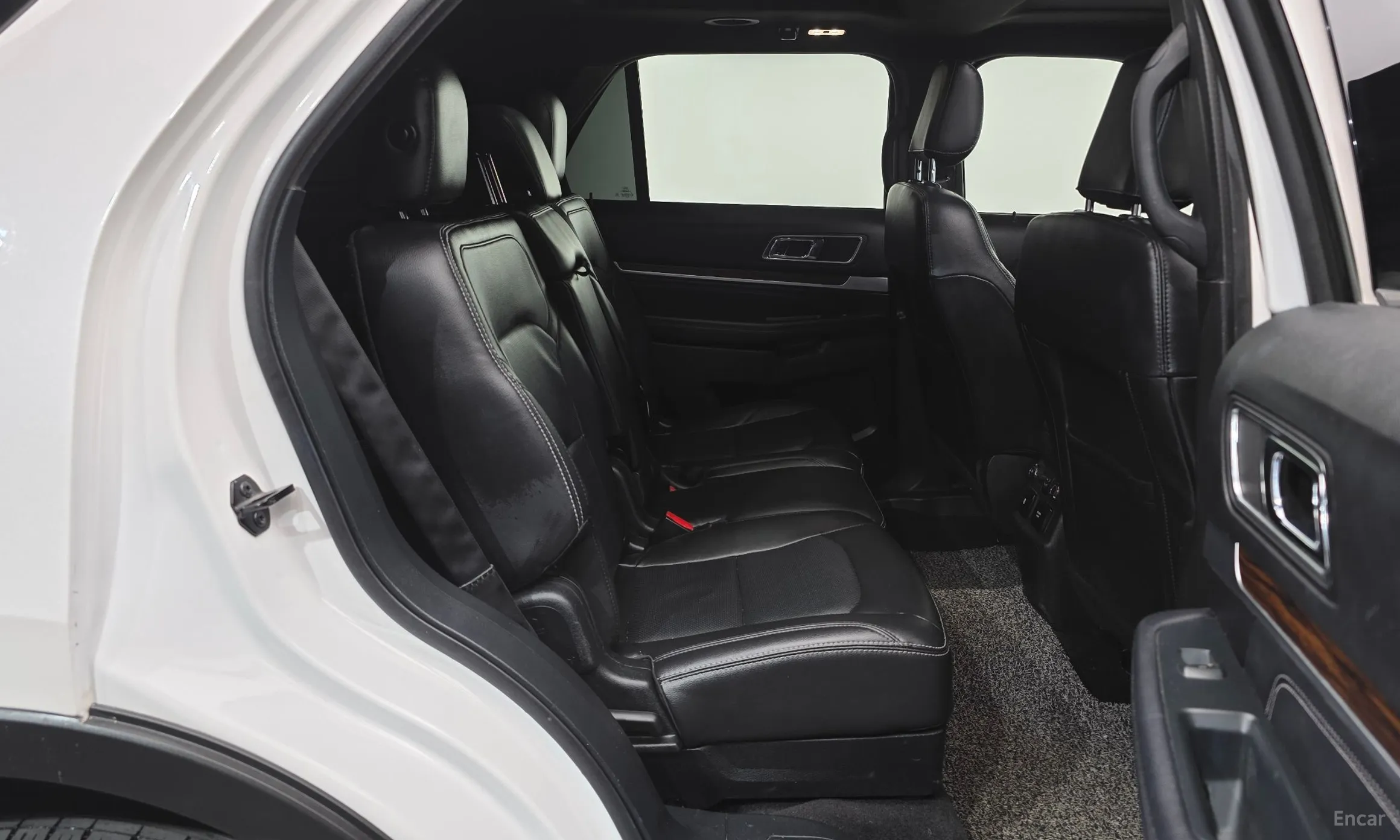 Ford Explorer превью 11