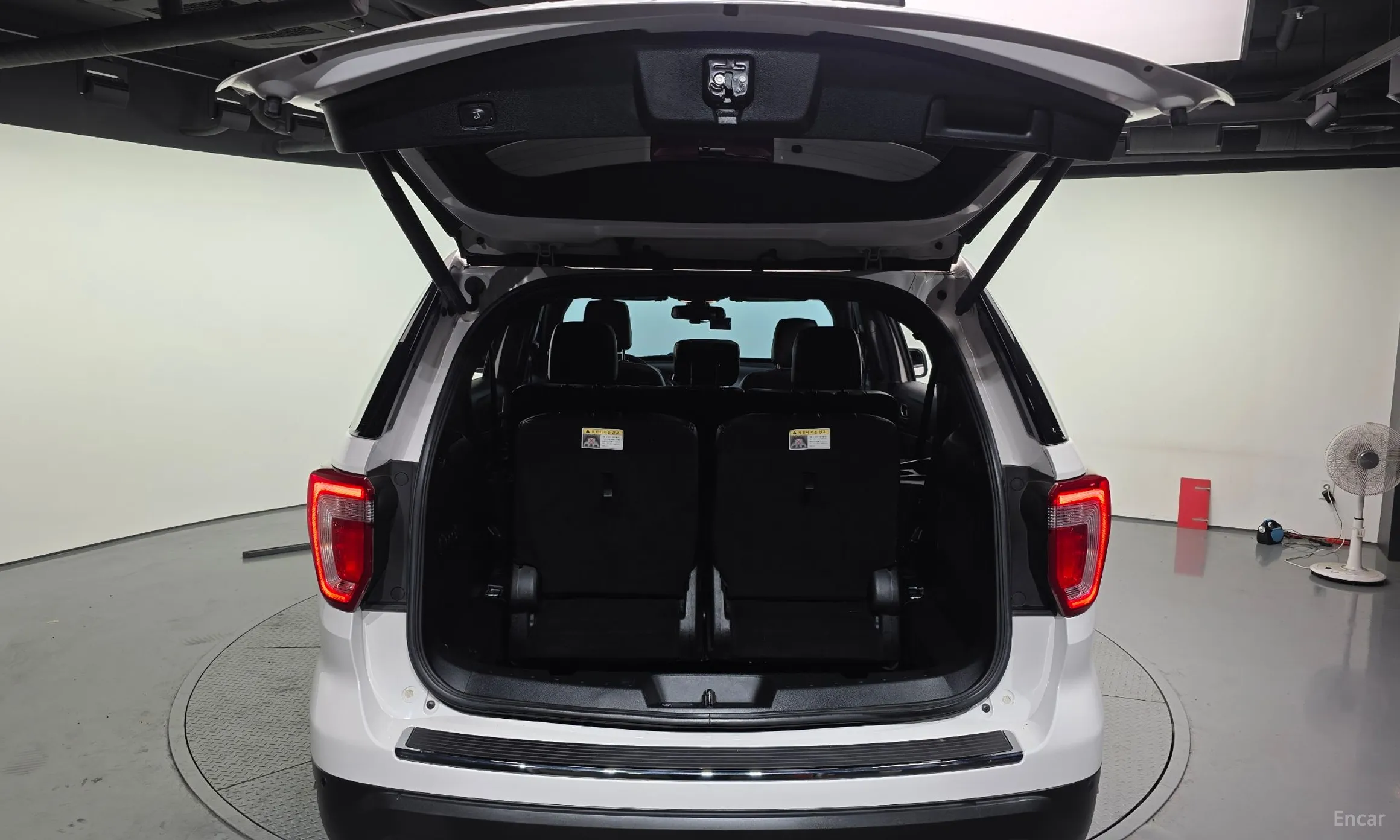 Ford Explorer превью 20