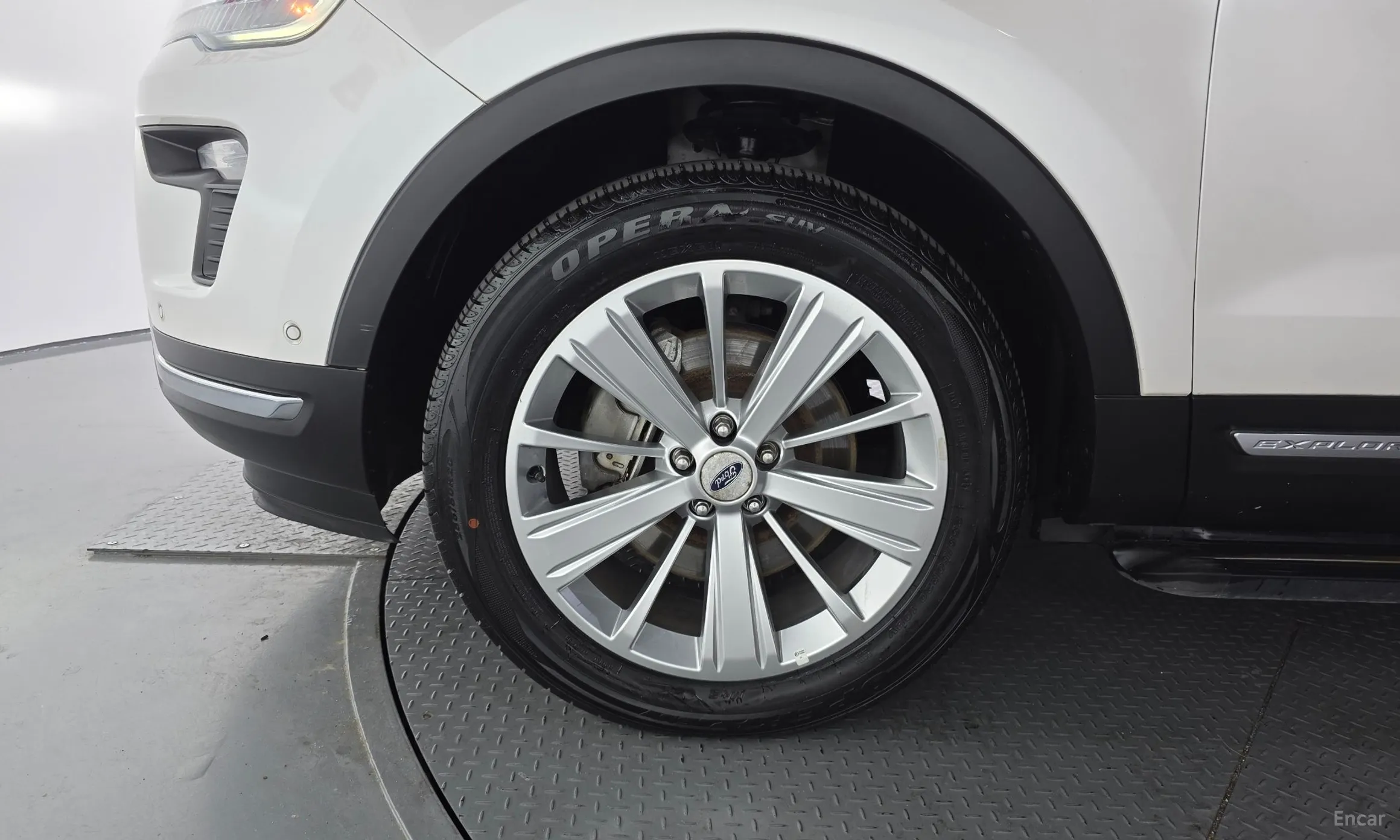 Ford Explorer превью 5