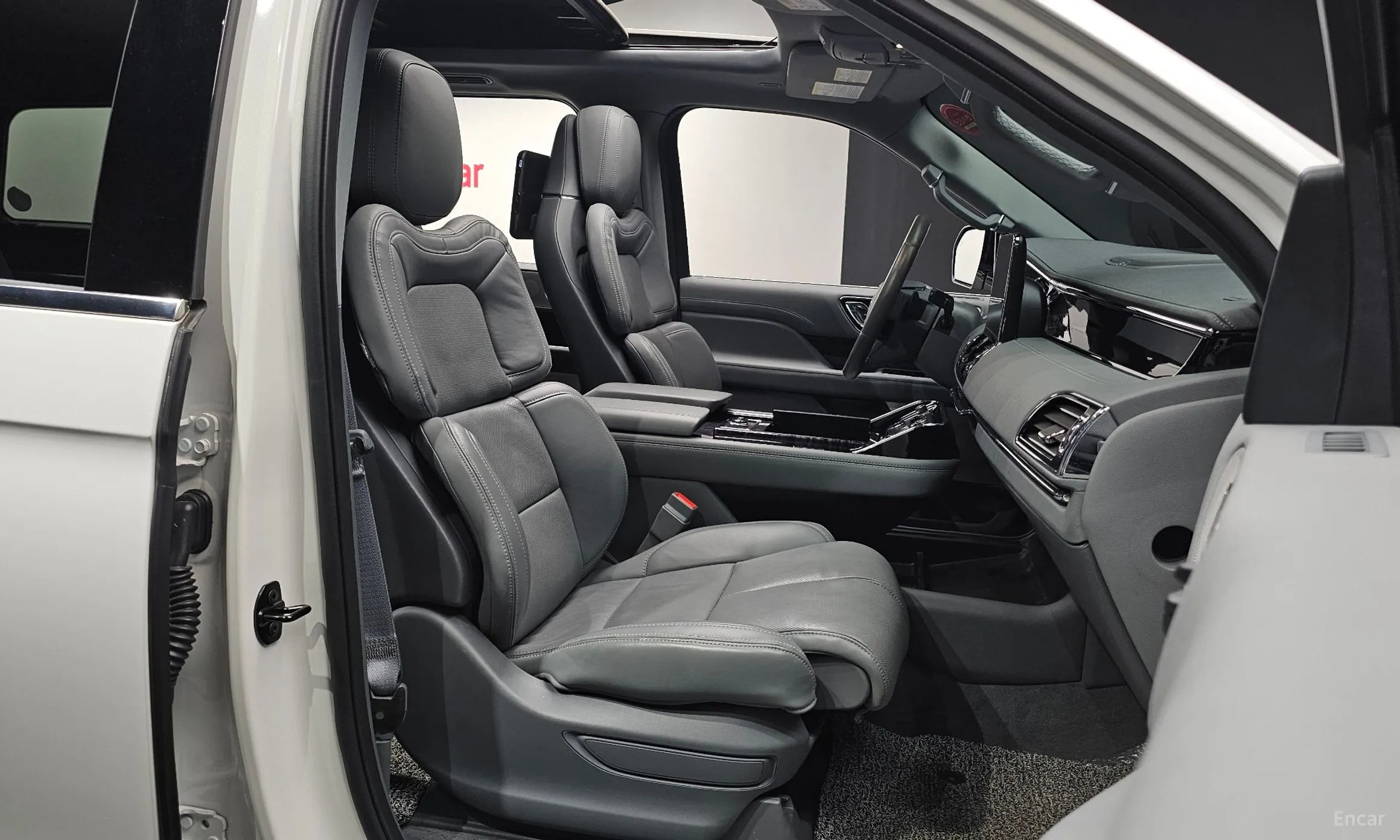 Lincoln Navigator 4th generation превью 10