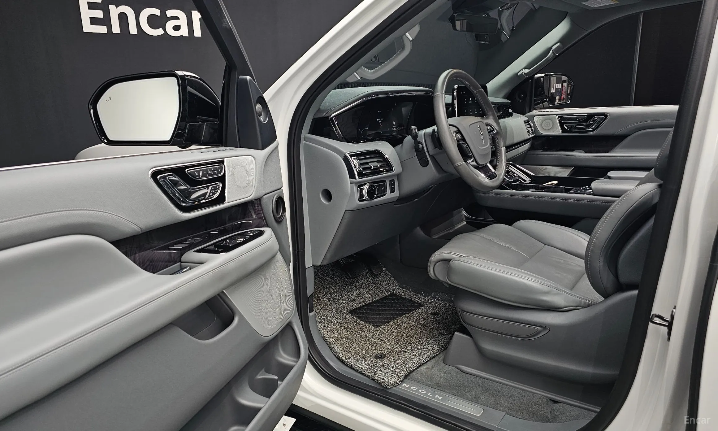 Lincoln Navigator 4th generation превью 11