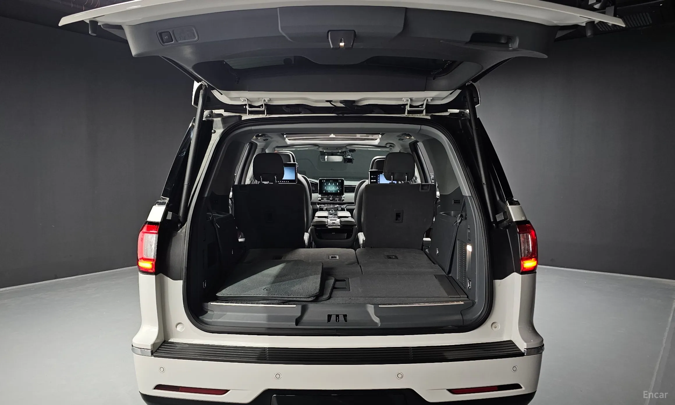 Lincoln Navigator 4th generation превью 20