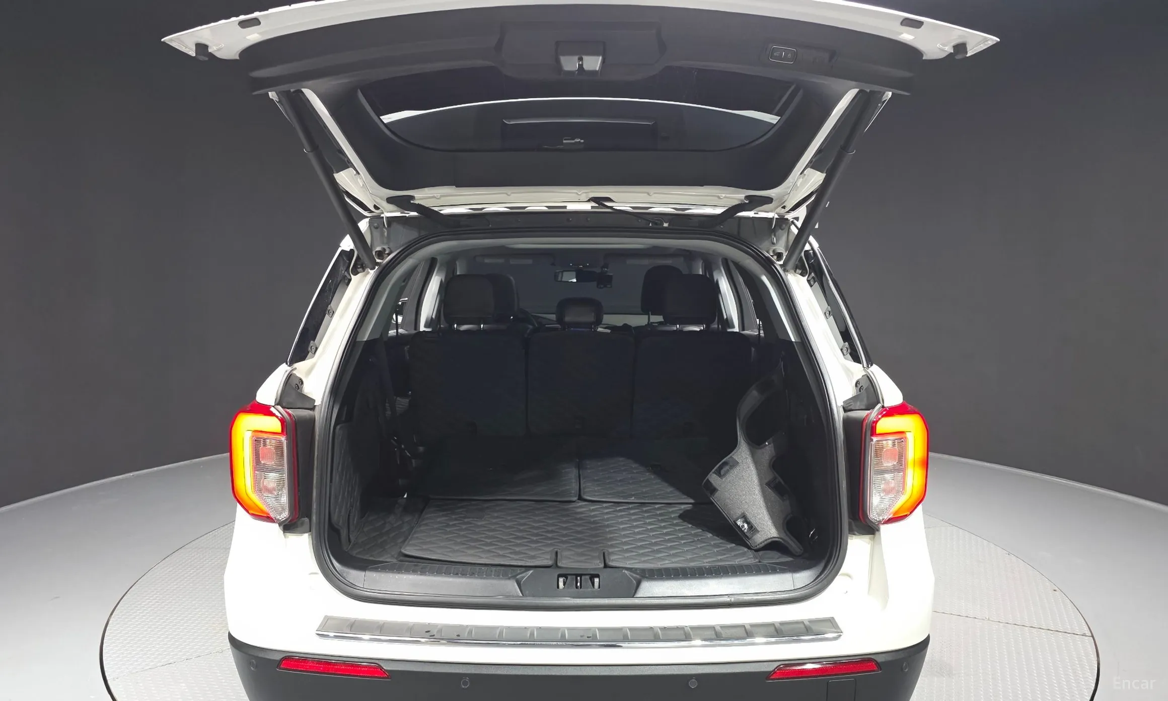 Ford Explorer 6th Generation превью 20