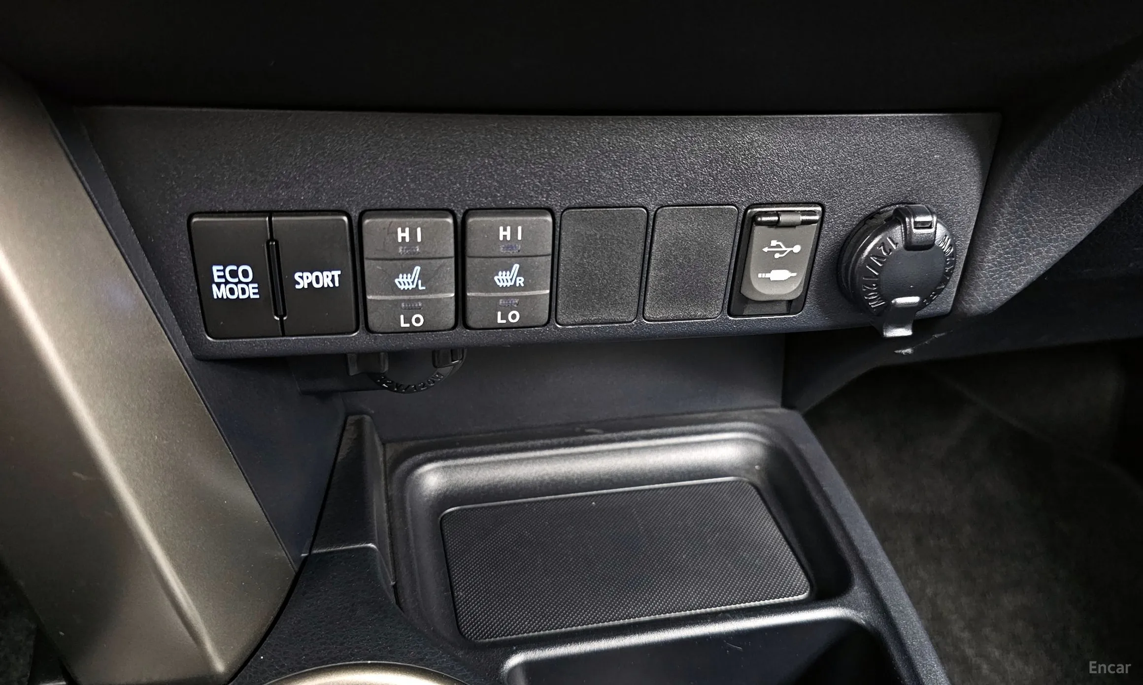 Toyota RAV4 превью 14