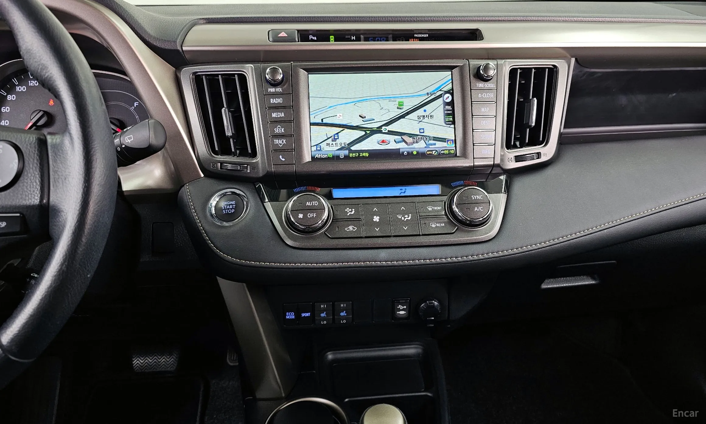 Toyota RAV4 превью 16