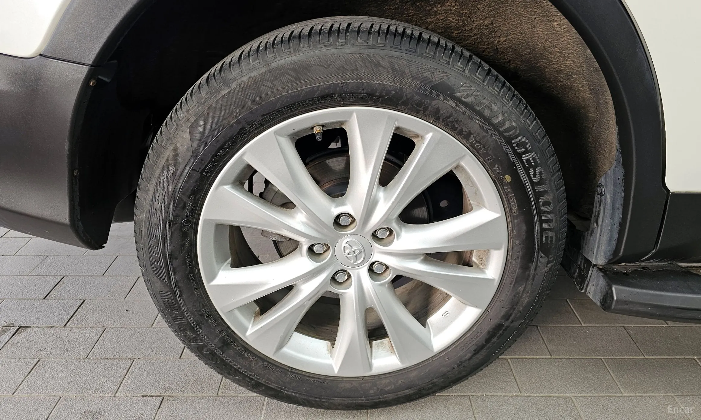 Toyota RAV4 превью 5