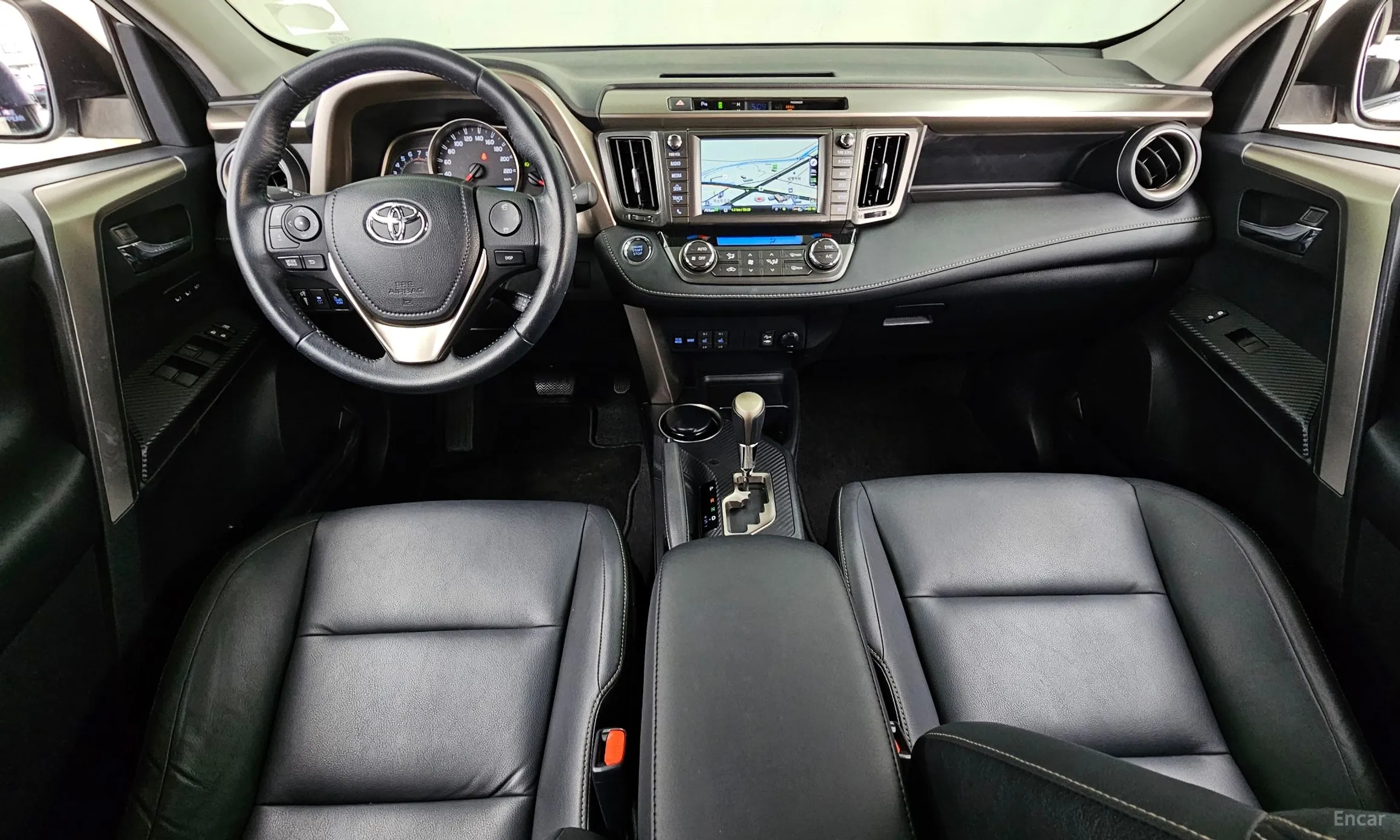 Toyota RAV4 превью 7