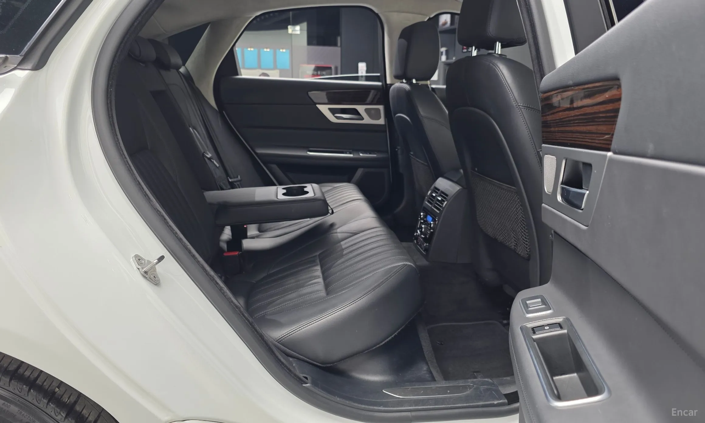 Jaguar XF (x260) превью 12